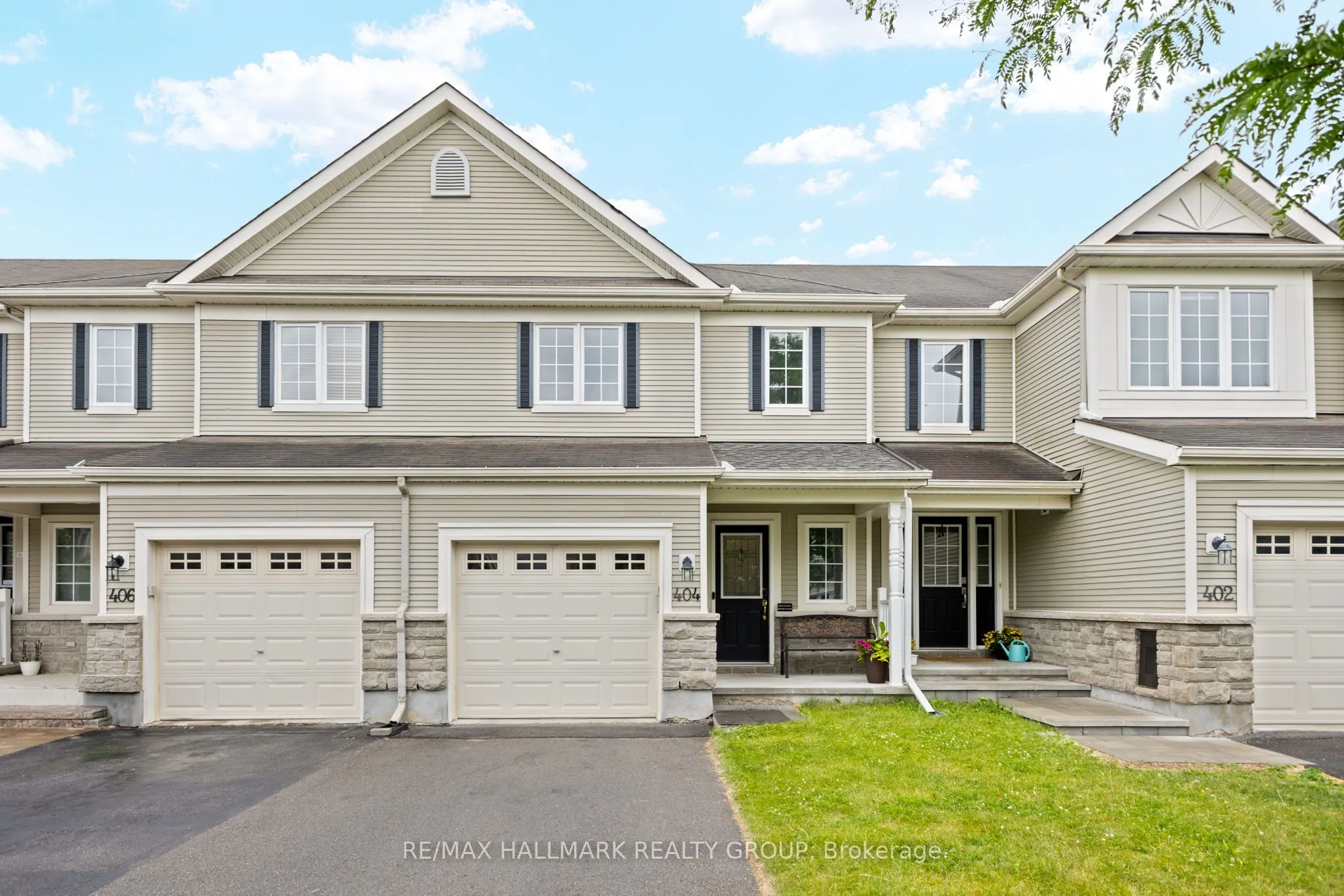 404 Wisteria Crescent