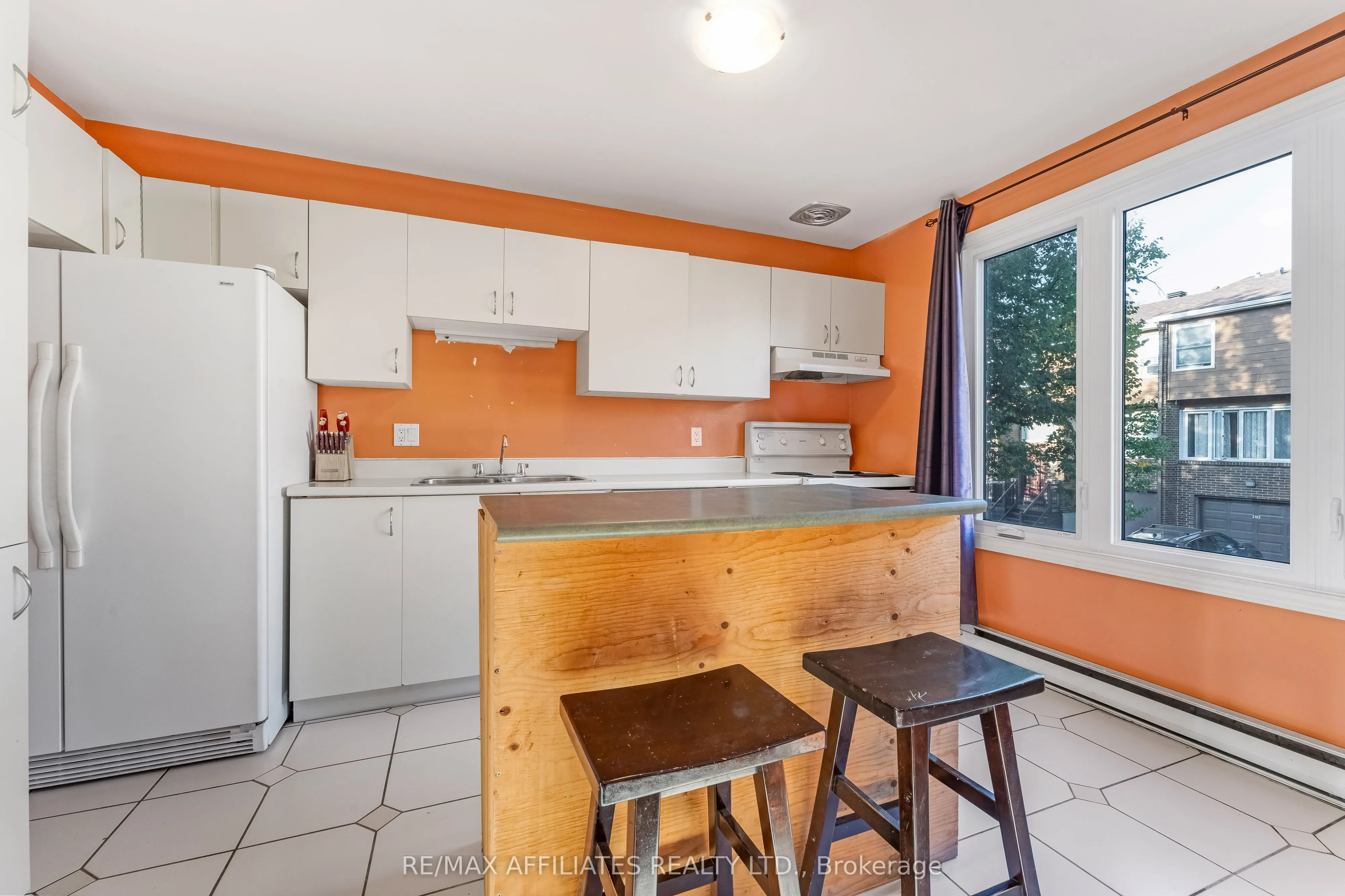 2101 Eric Crescent, #57