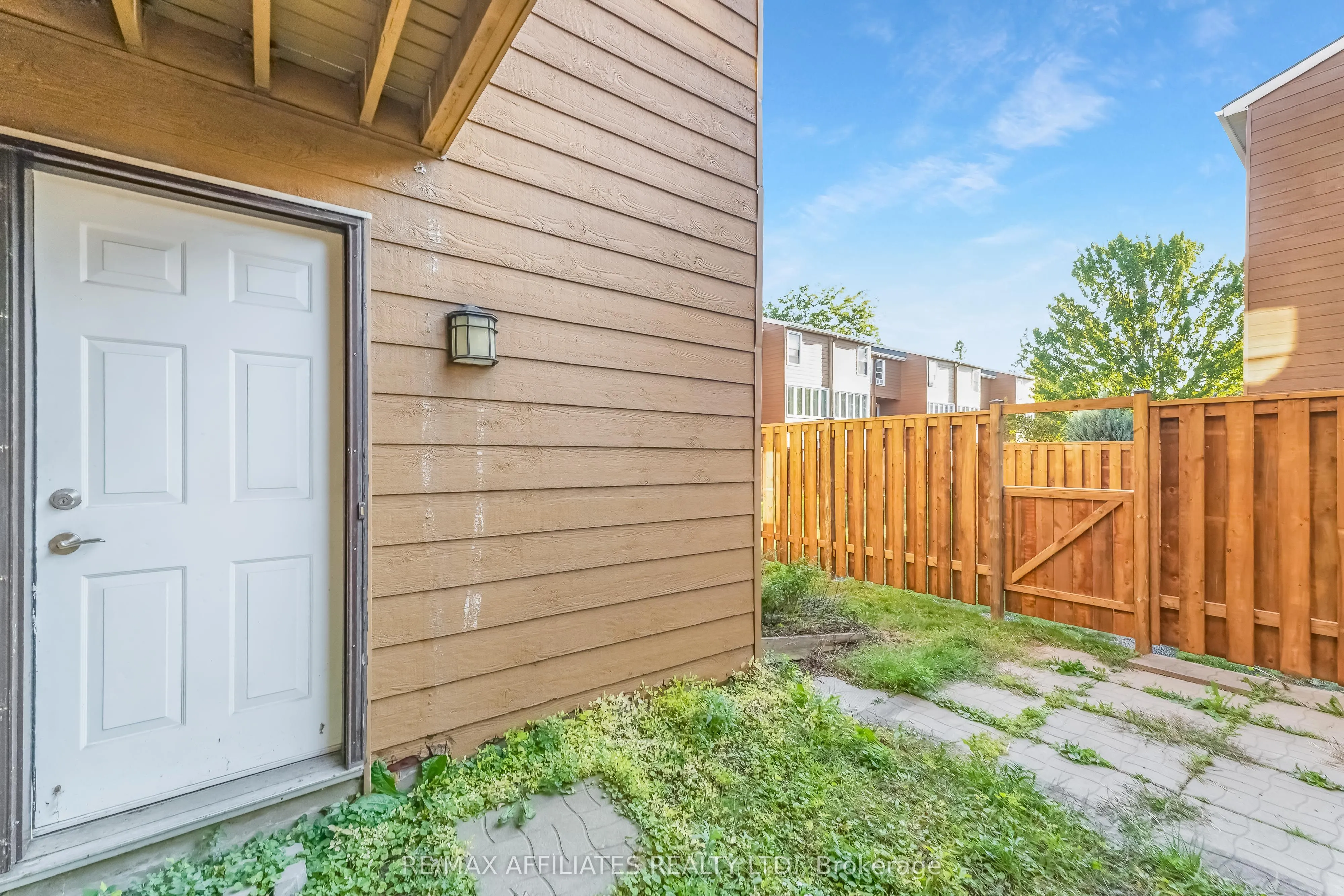 2101 Eric Crescent, #57