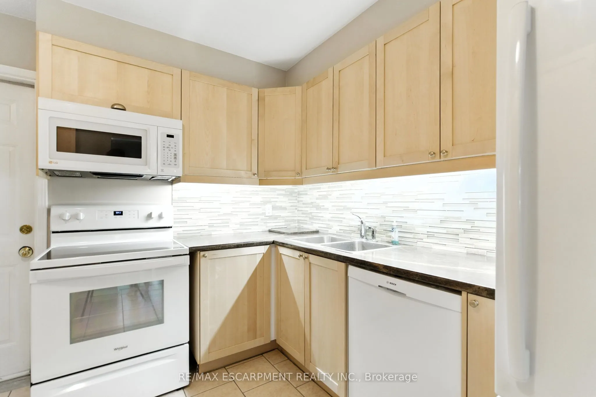 79 Braeheid Avenue, #18