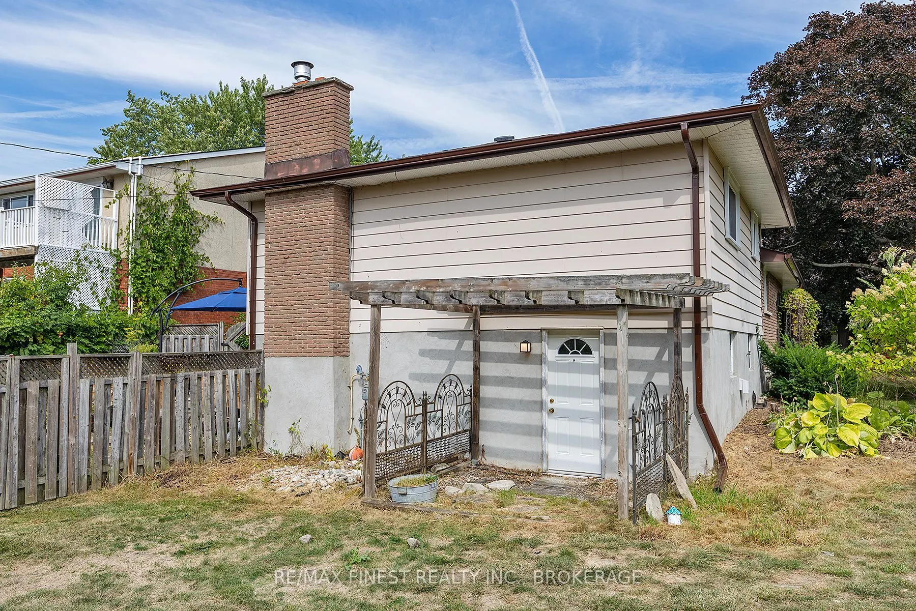 895 Brodie Avenue