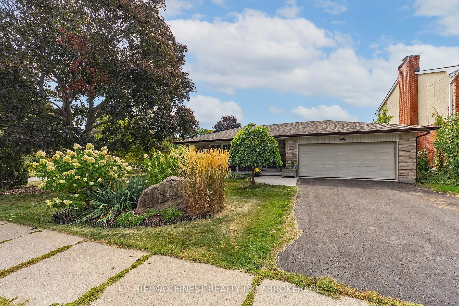 895 Brodie Avenue