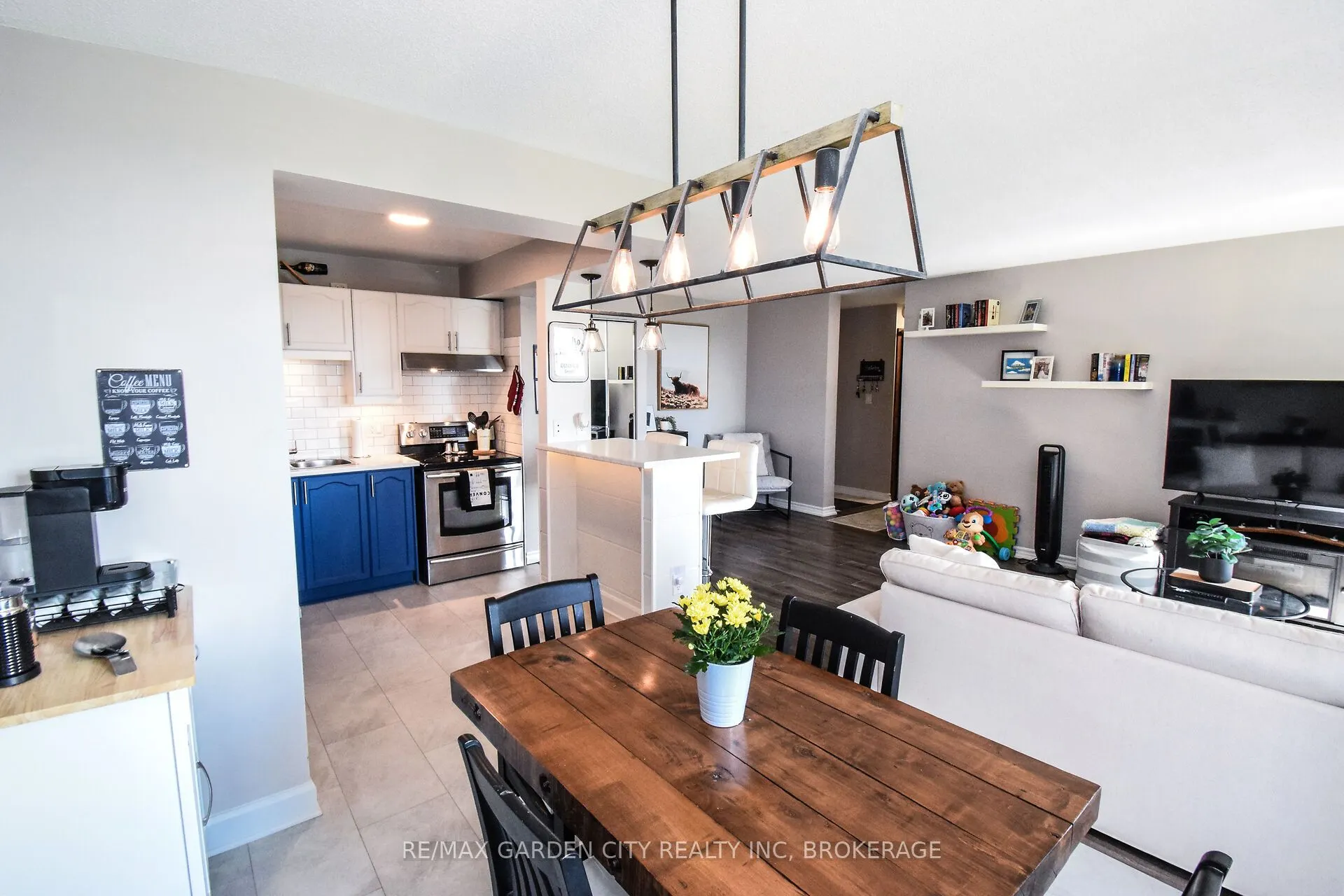 75 Glenburn Court, #811