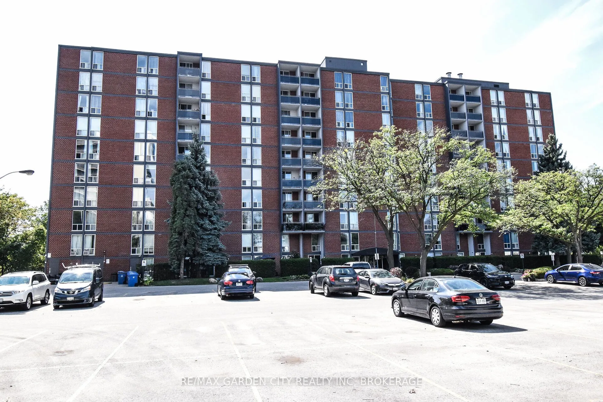 75 Glenburn Court, #811