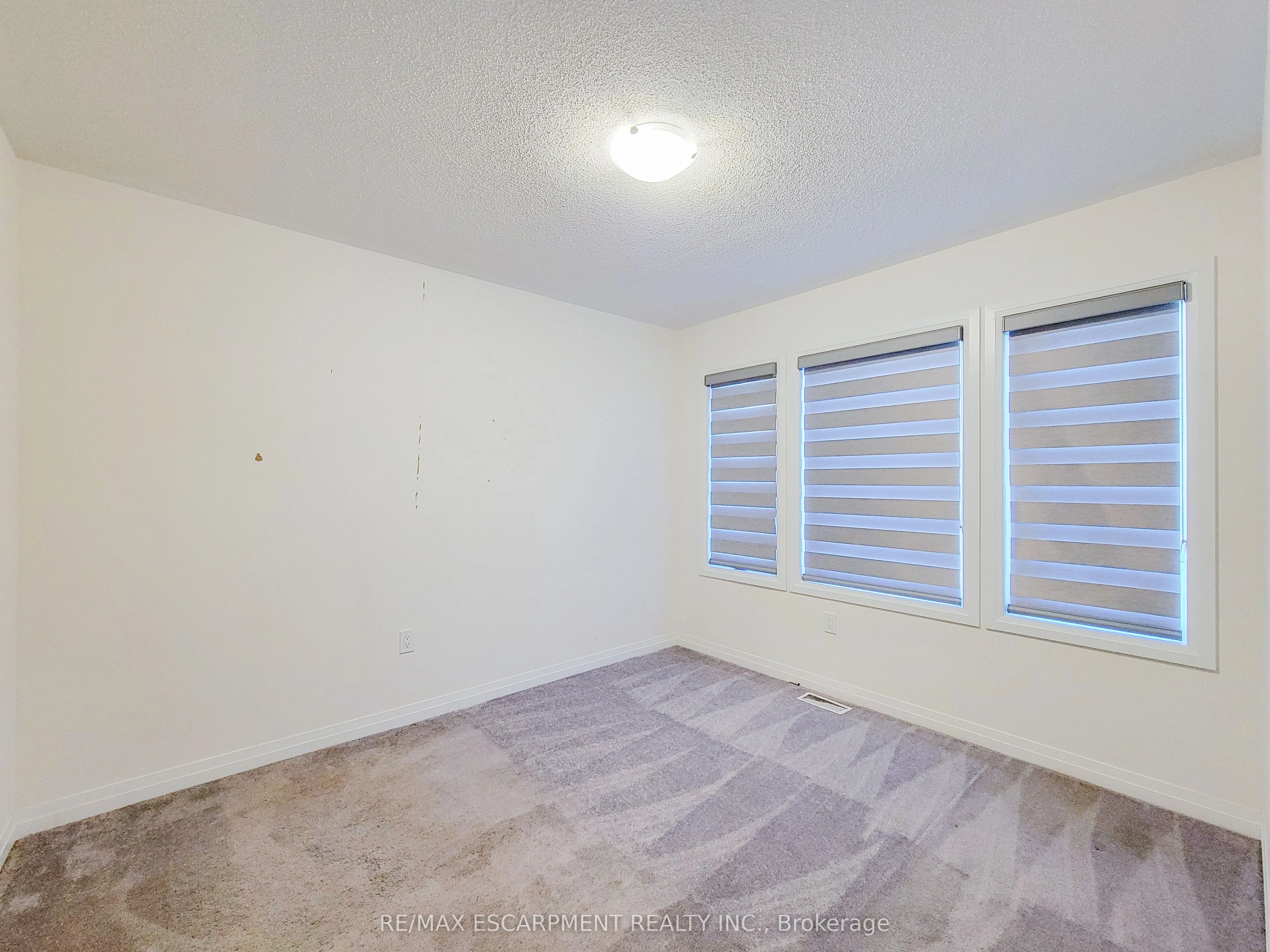 10 Freedom Crescent, #4