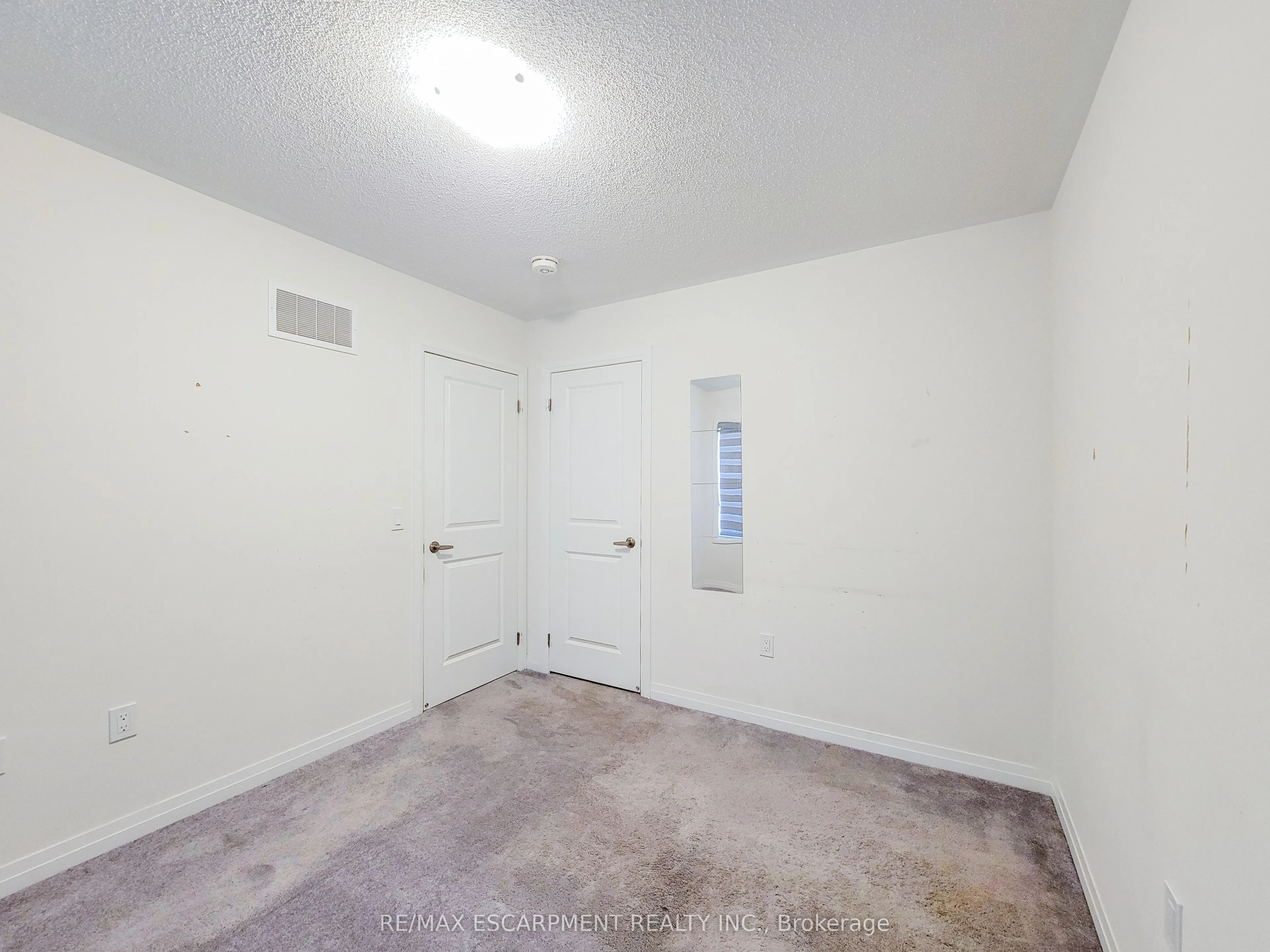 10 Freedom Crescent, #4