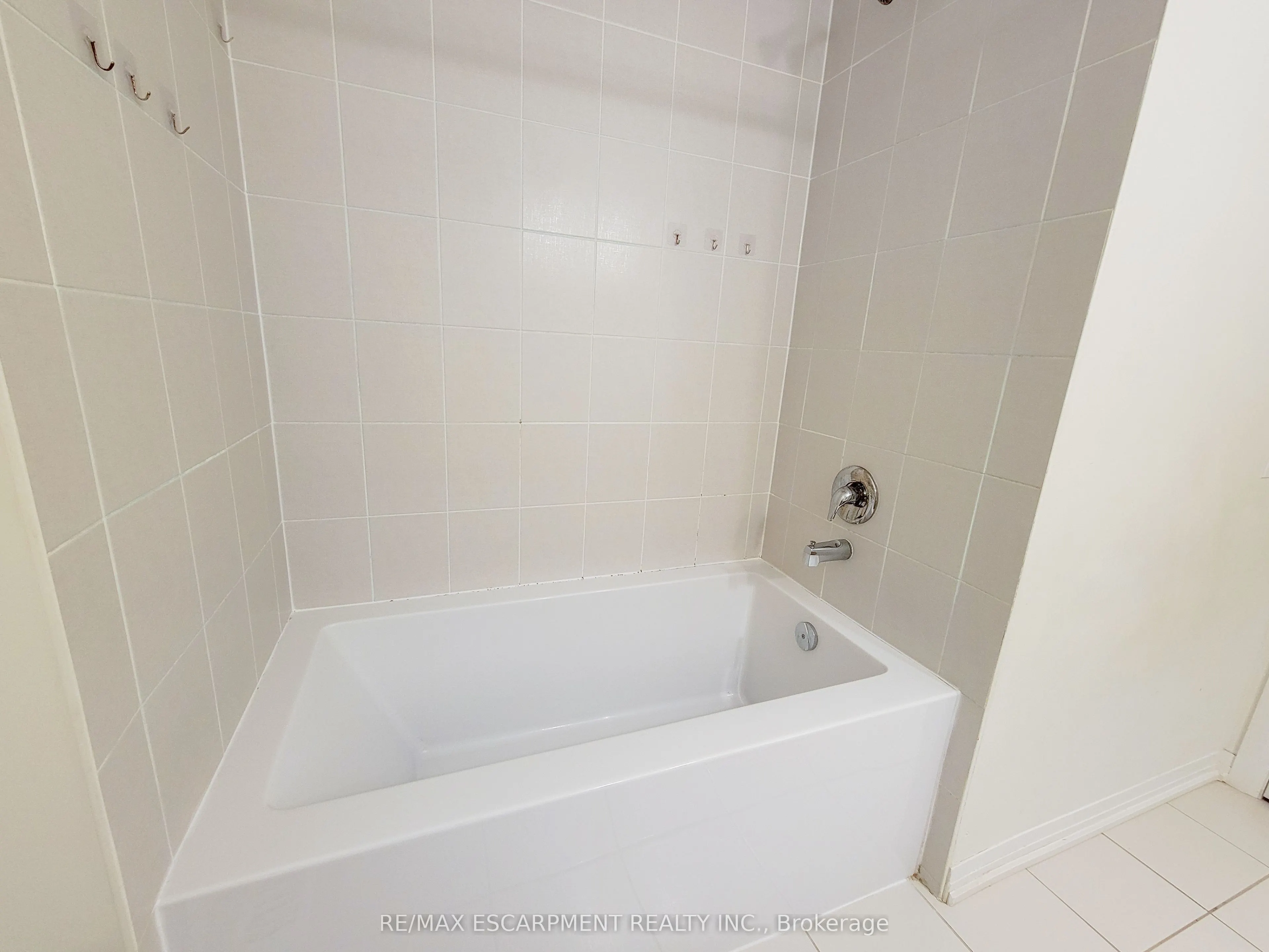 10 Freedom Crescent, #4