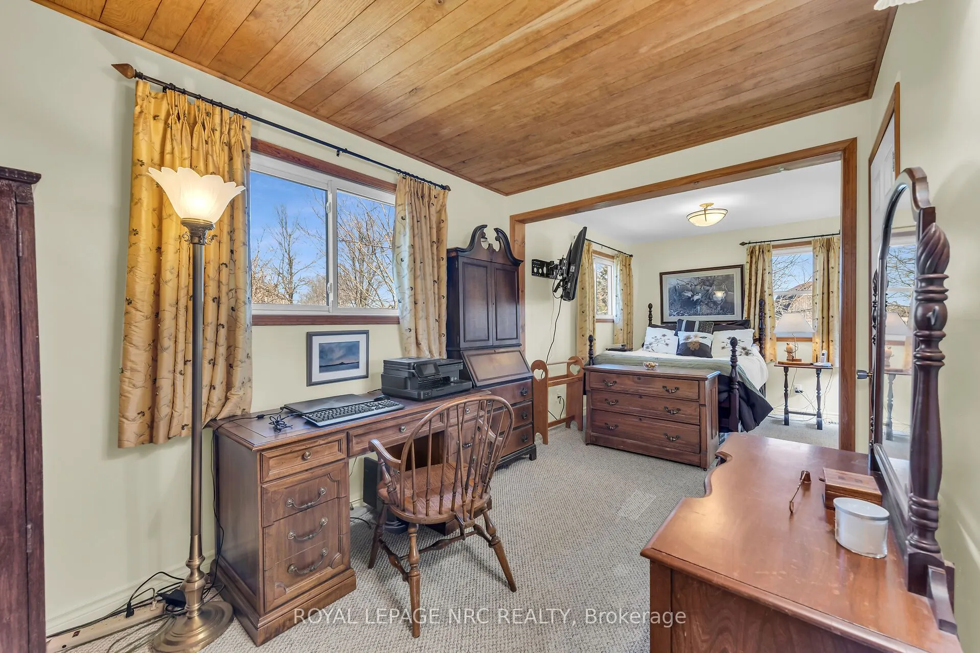 555 Edgewater Place