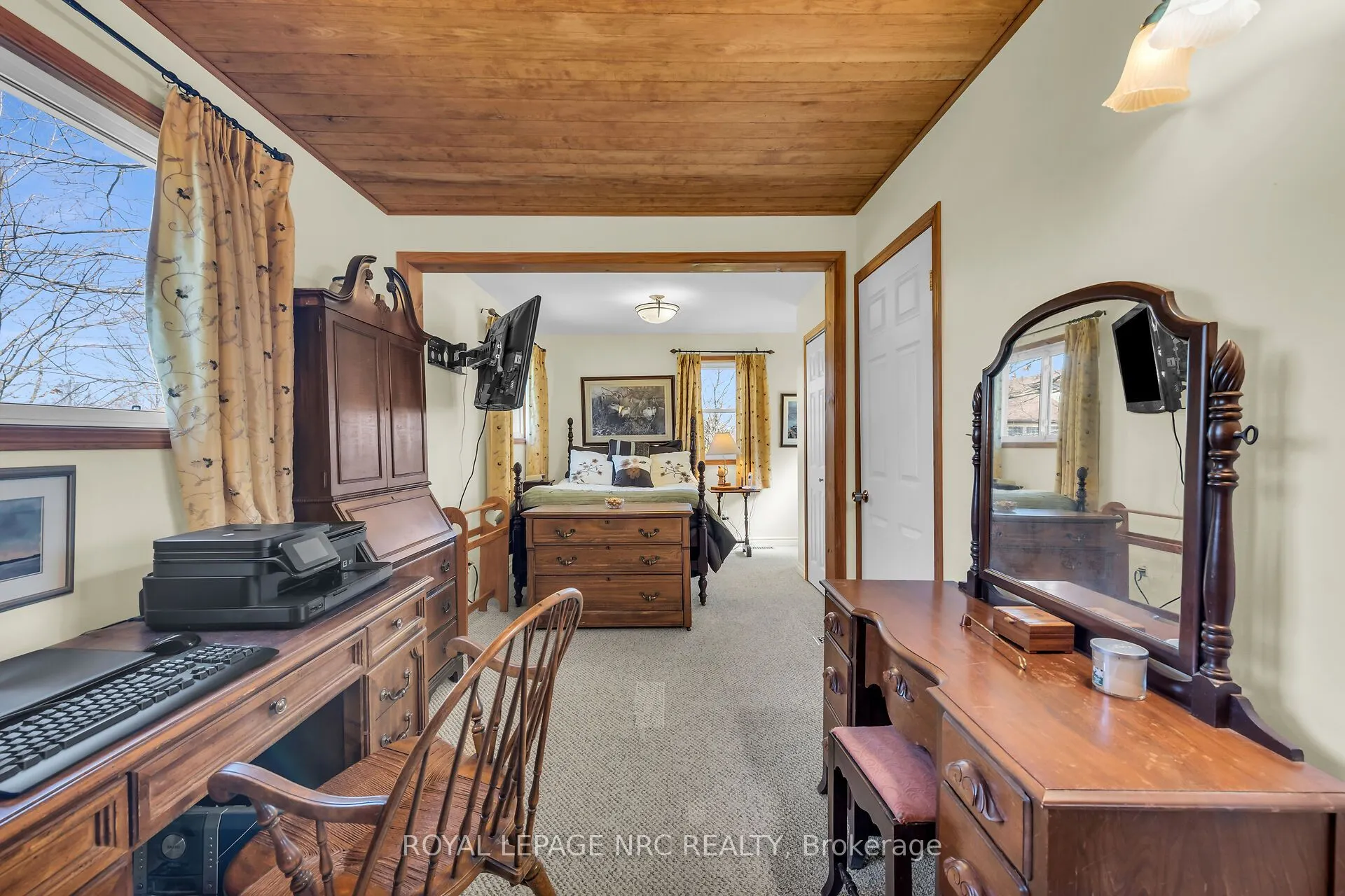 555 Edgewater Place