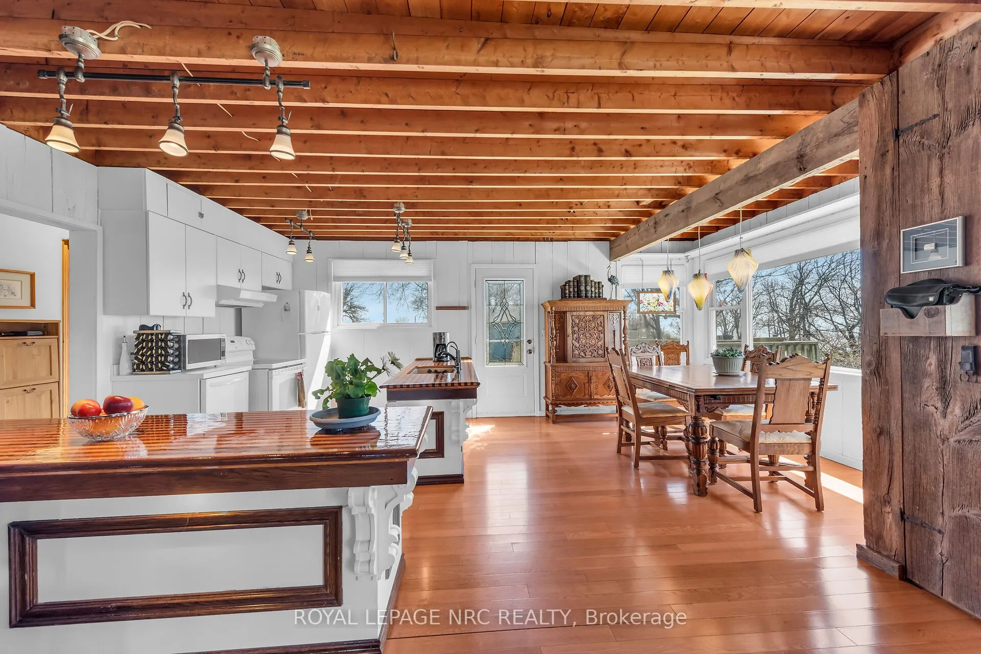 555 Edgewater Place
