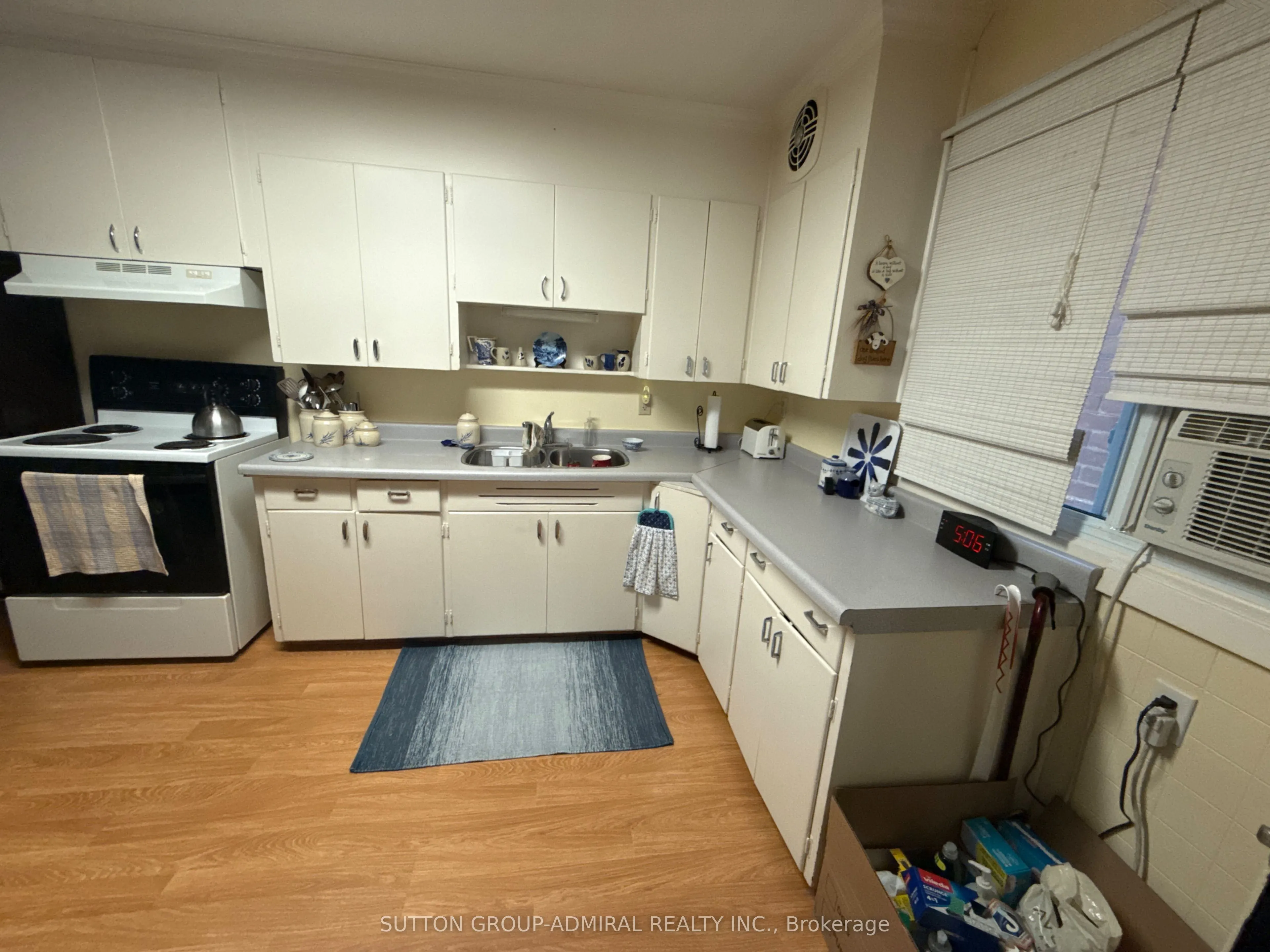 552 4th Avenue, #2