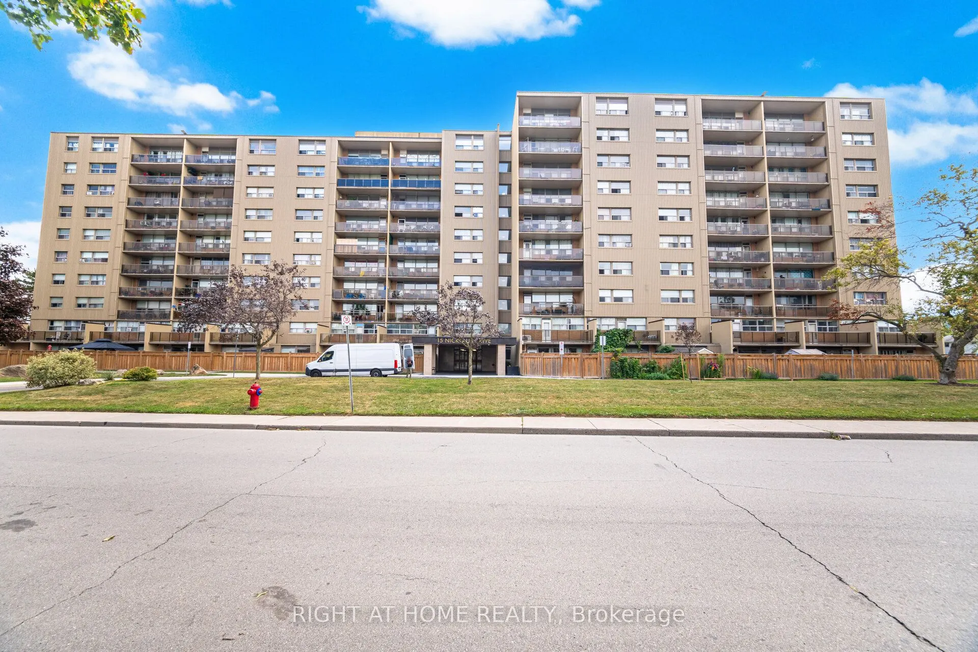 15 Nicklaus Drive, #605
