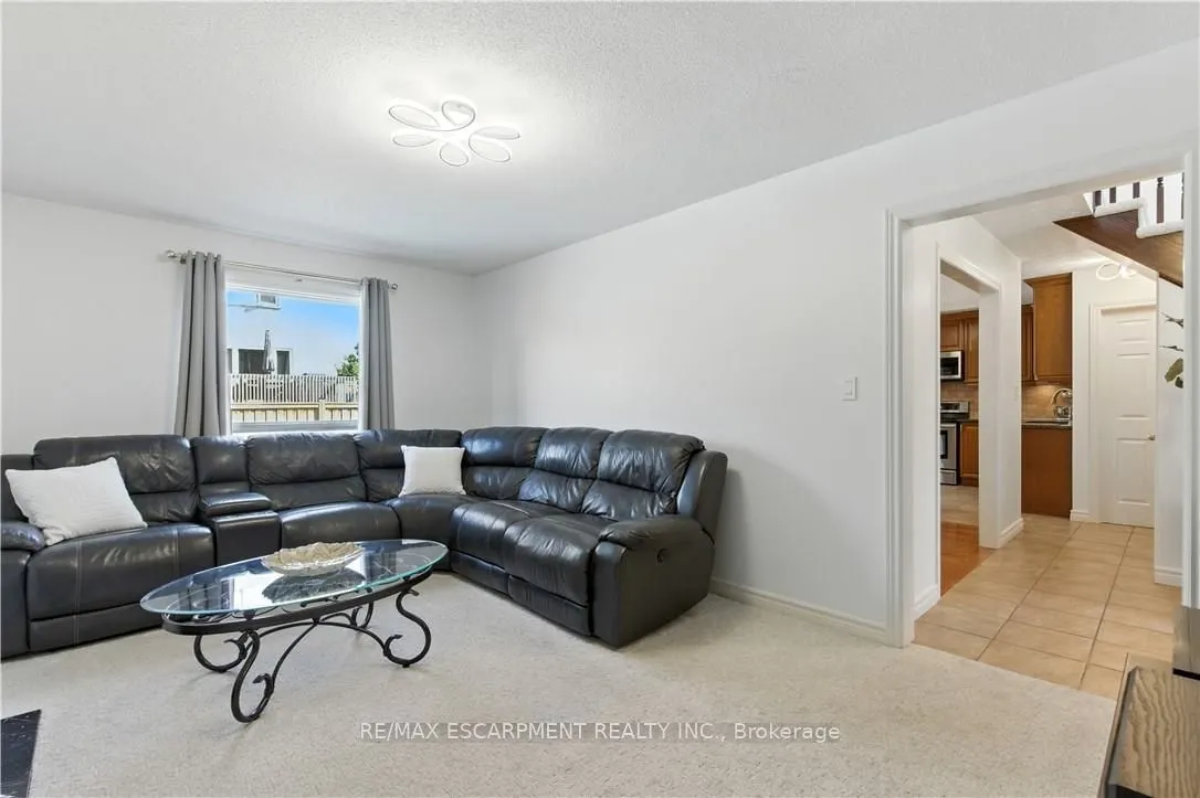 10 Shadowdale Drive