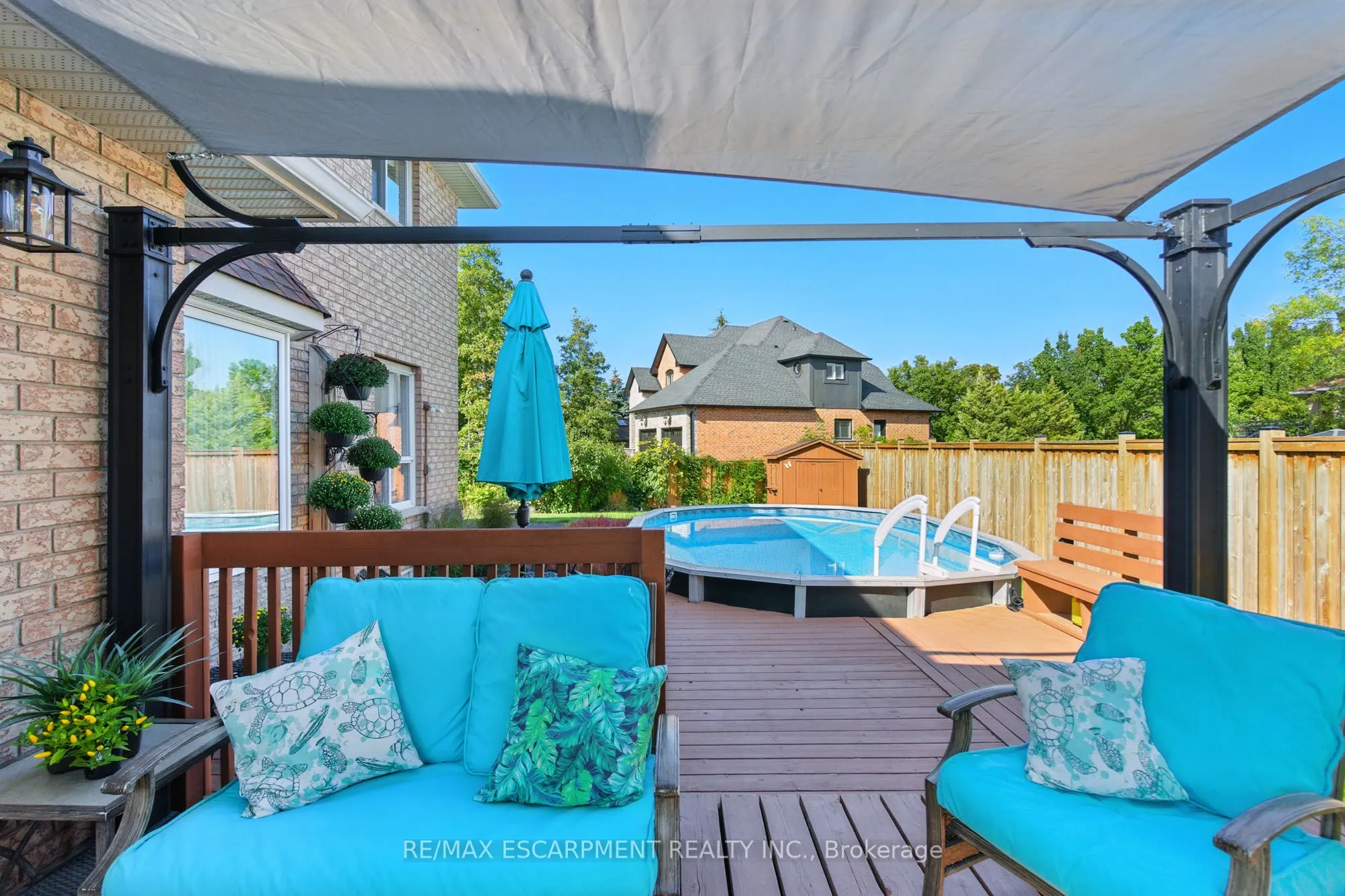10 Shadowdale Drive