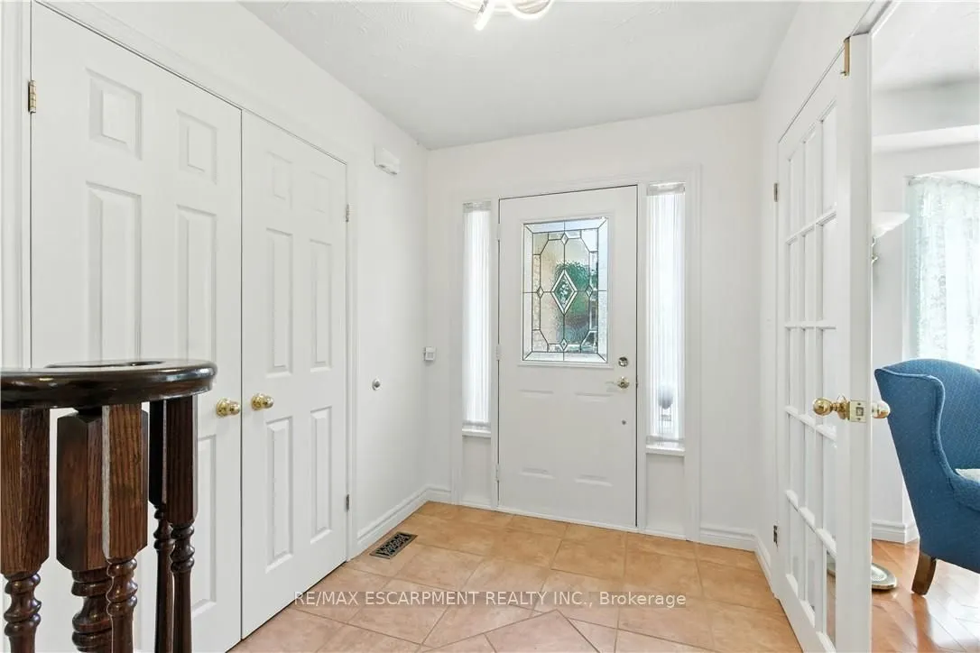 10 Shadowdale Drive