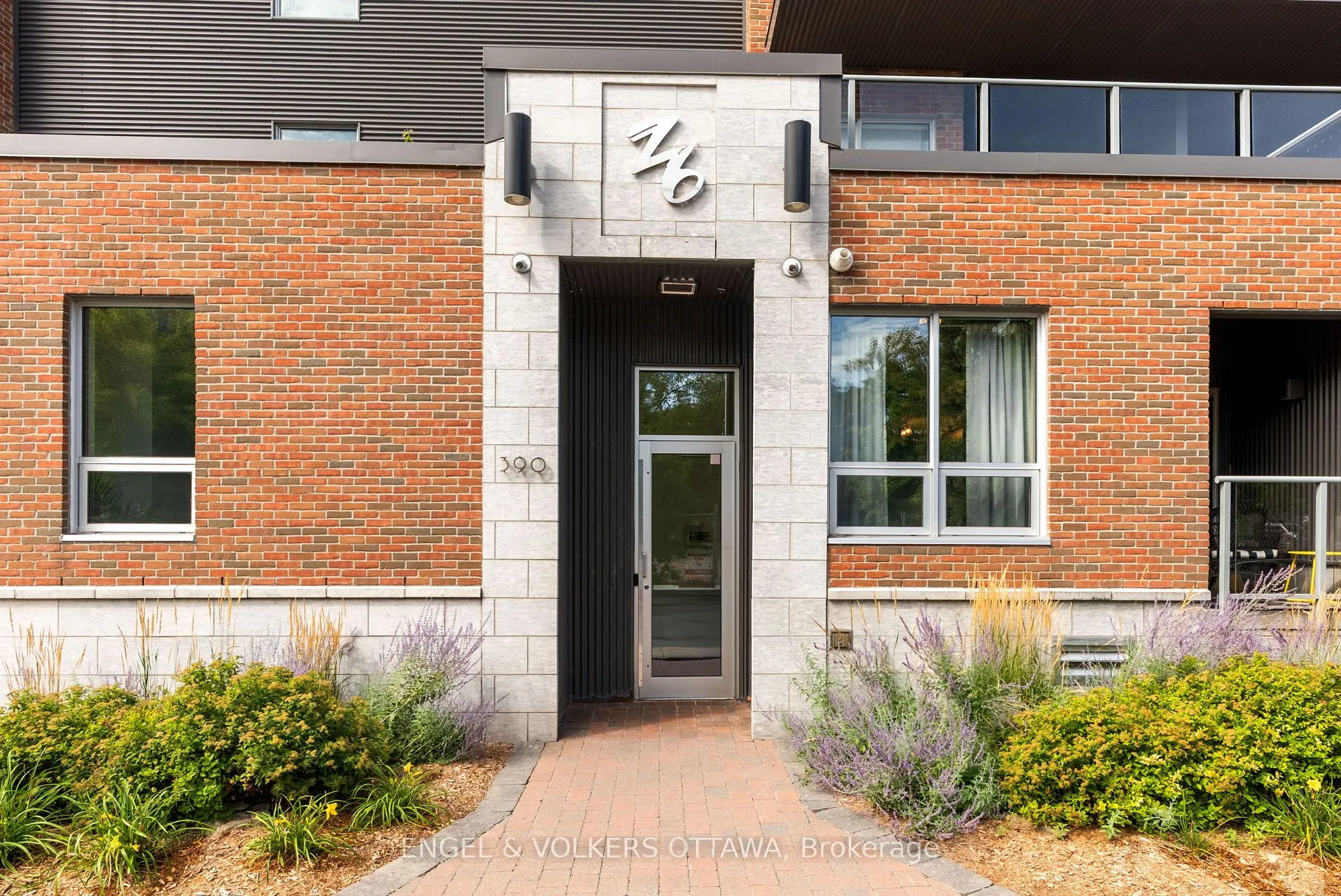 390 Booth Street, #106