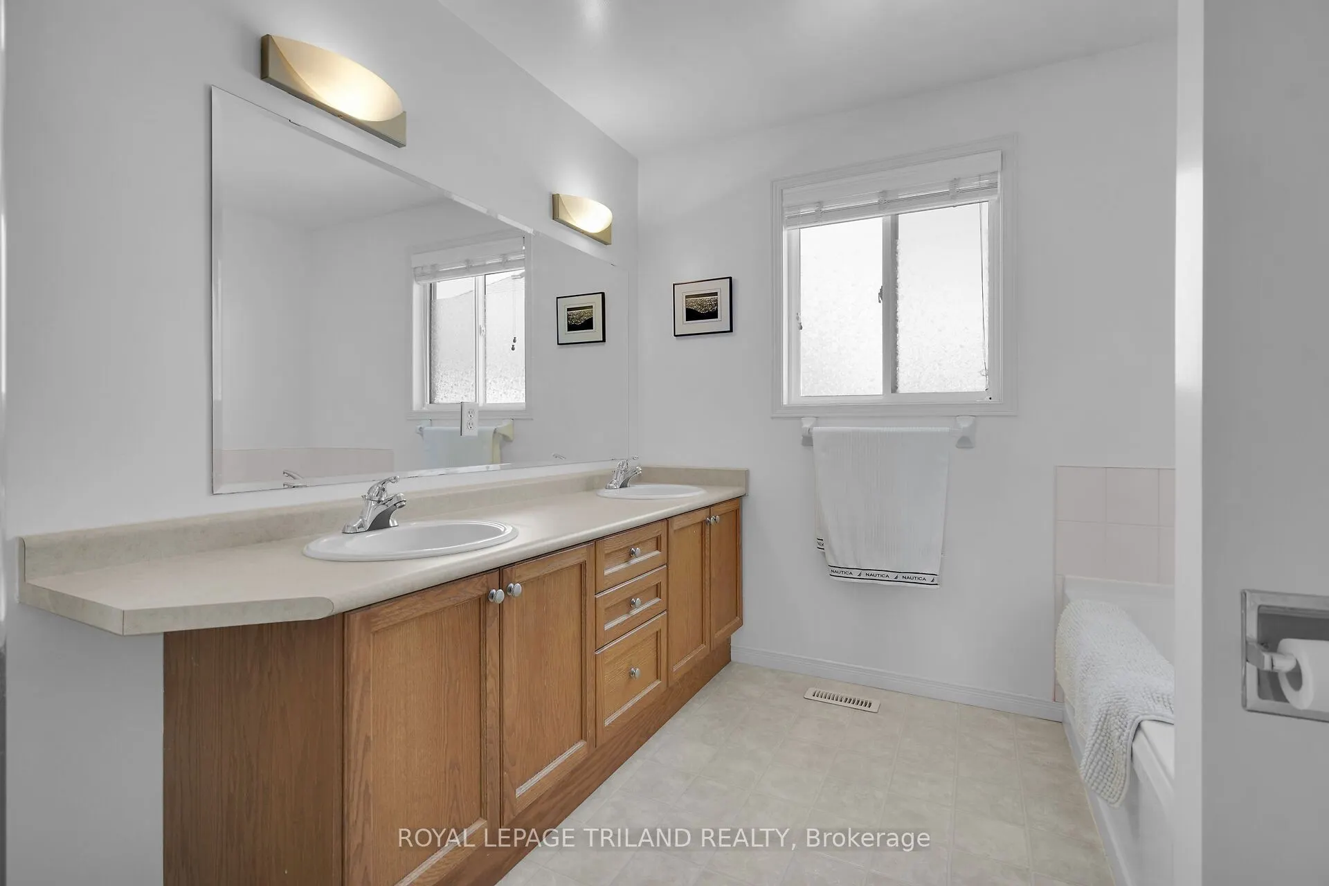 1128 Staghorn Crescent