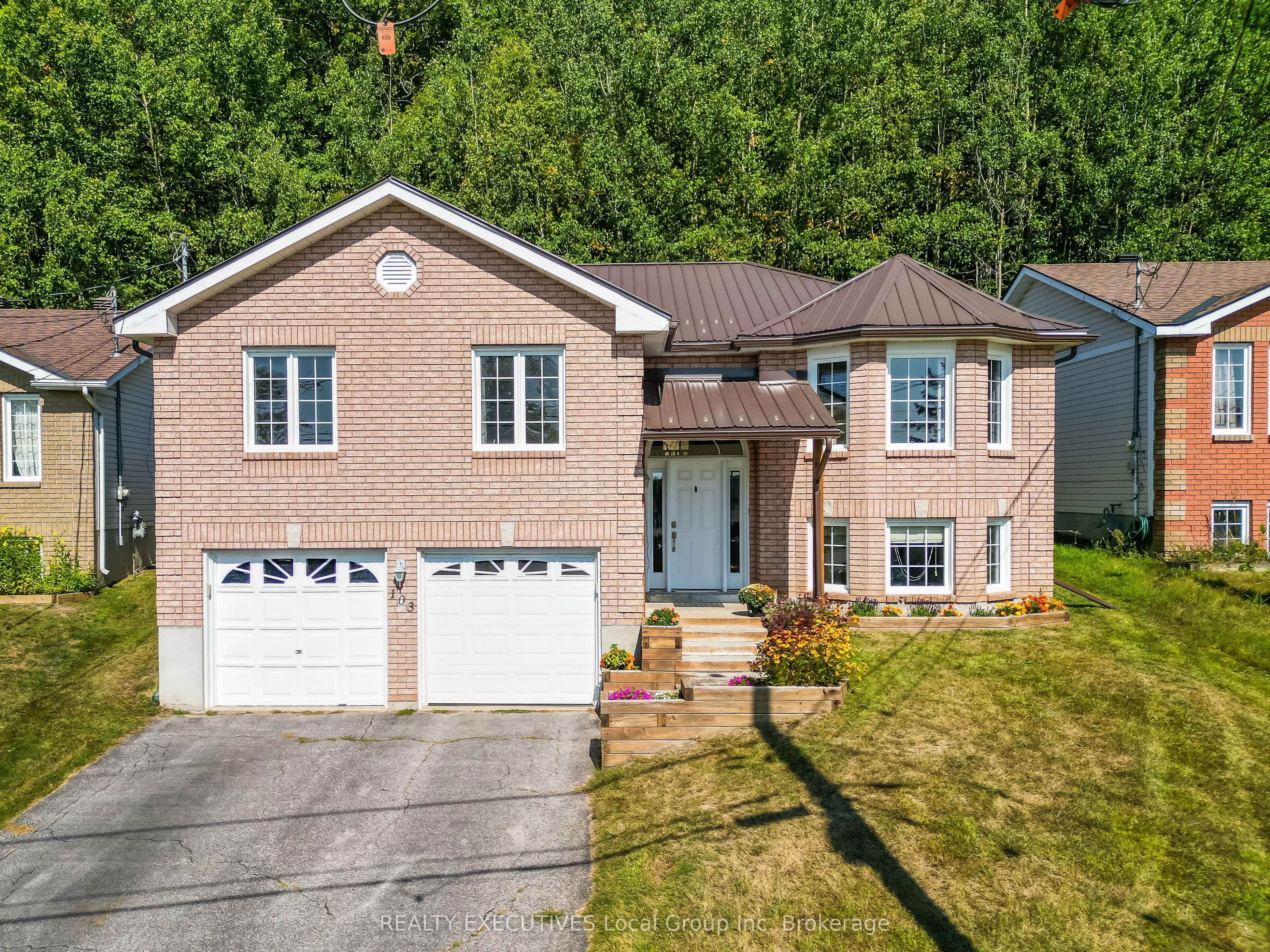 103 Sherryl Crescent