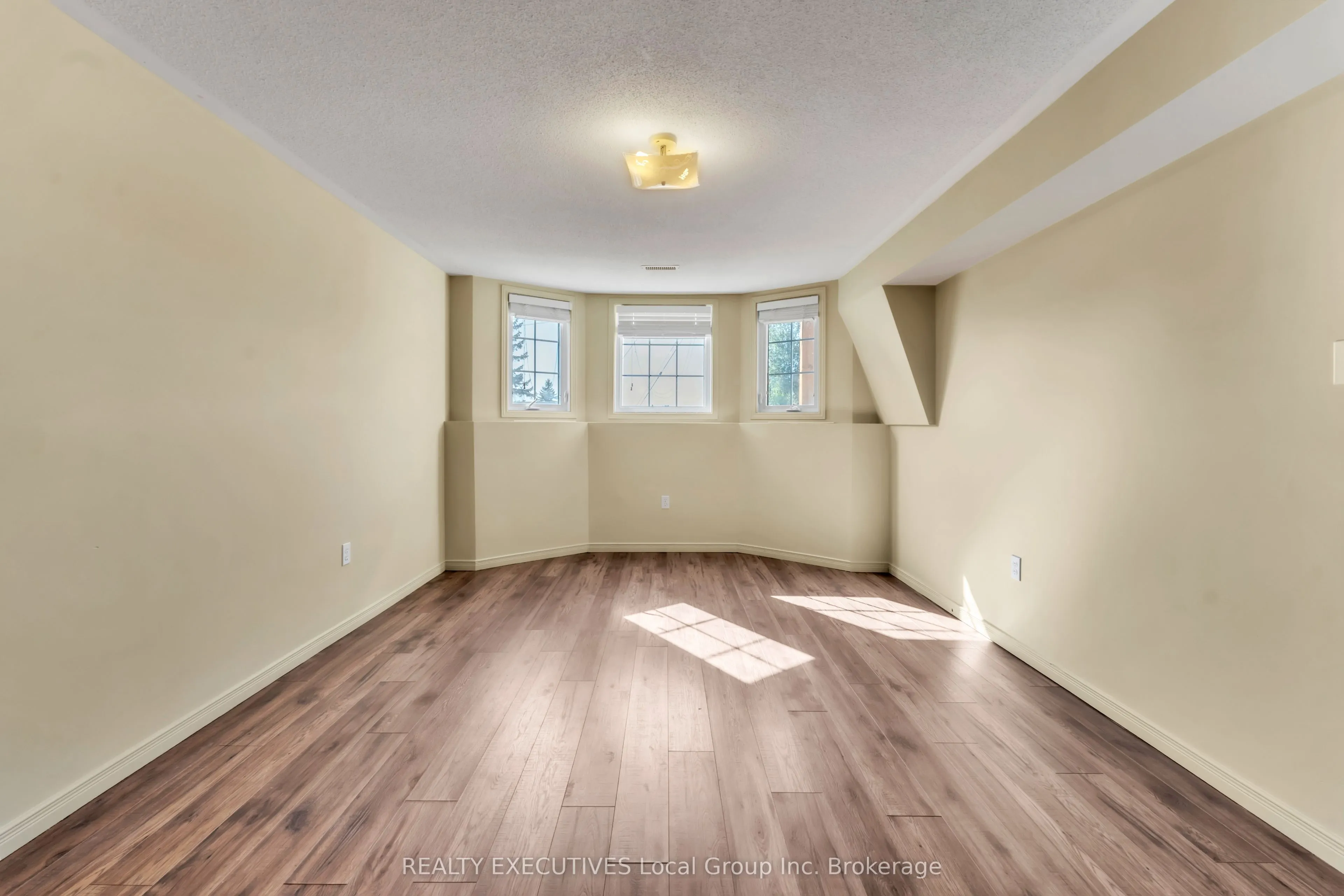 103 Sherryl Crescent