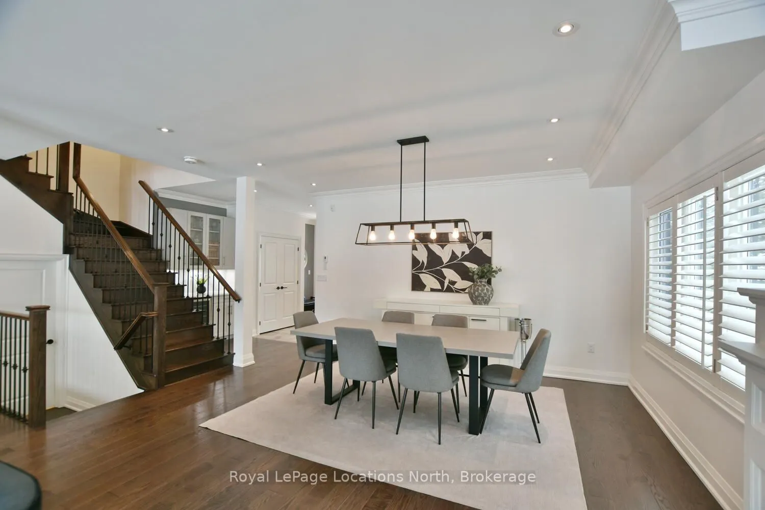 138 CRESTVIEW Court