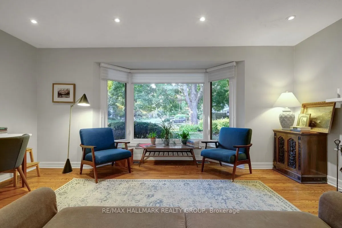 599 Duff Crescent
