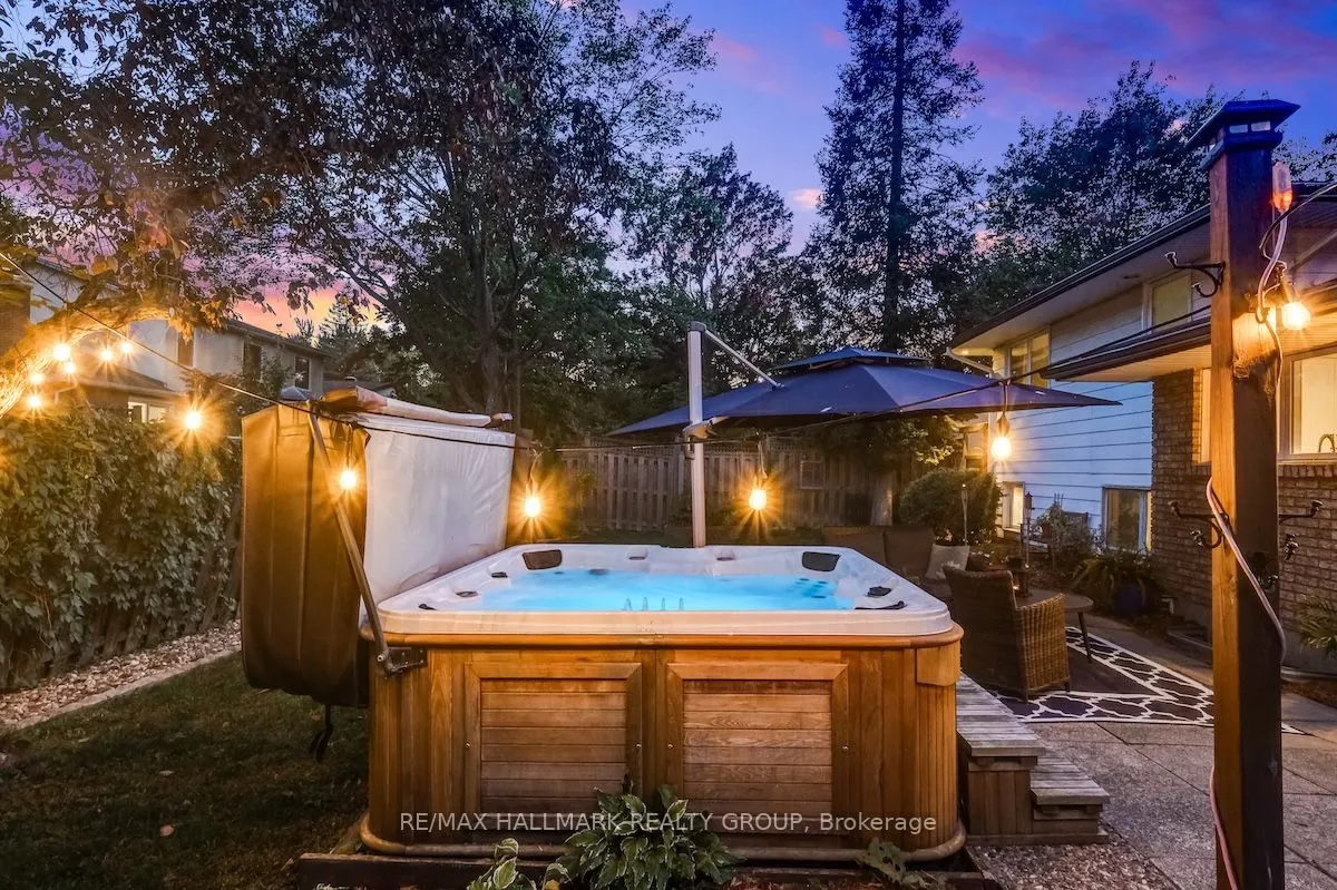 599 Duff Crescent