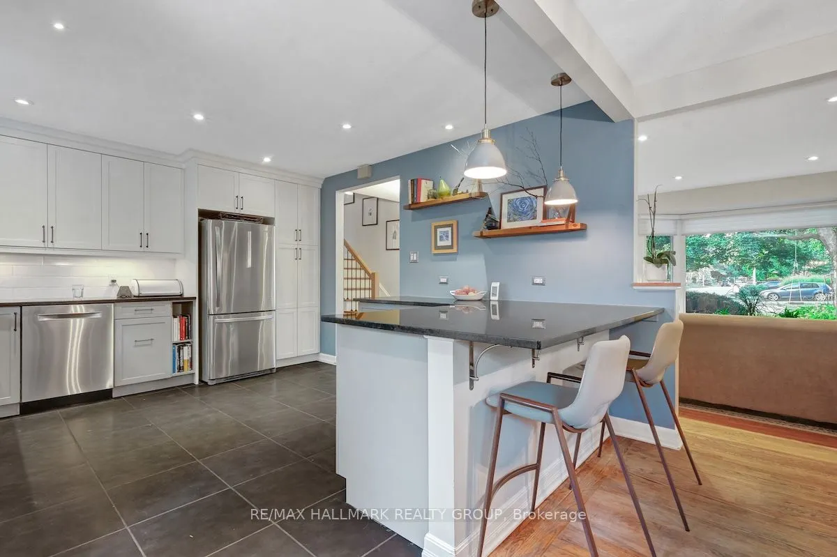 599 Duff Crescent