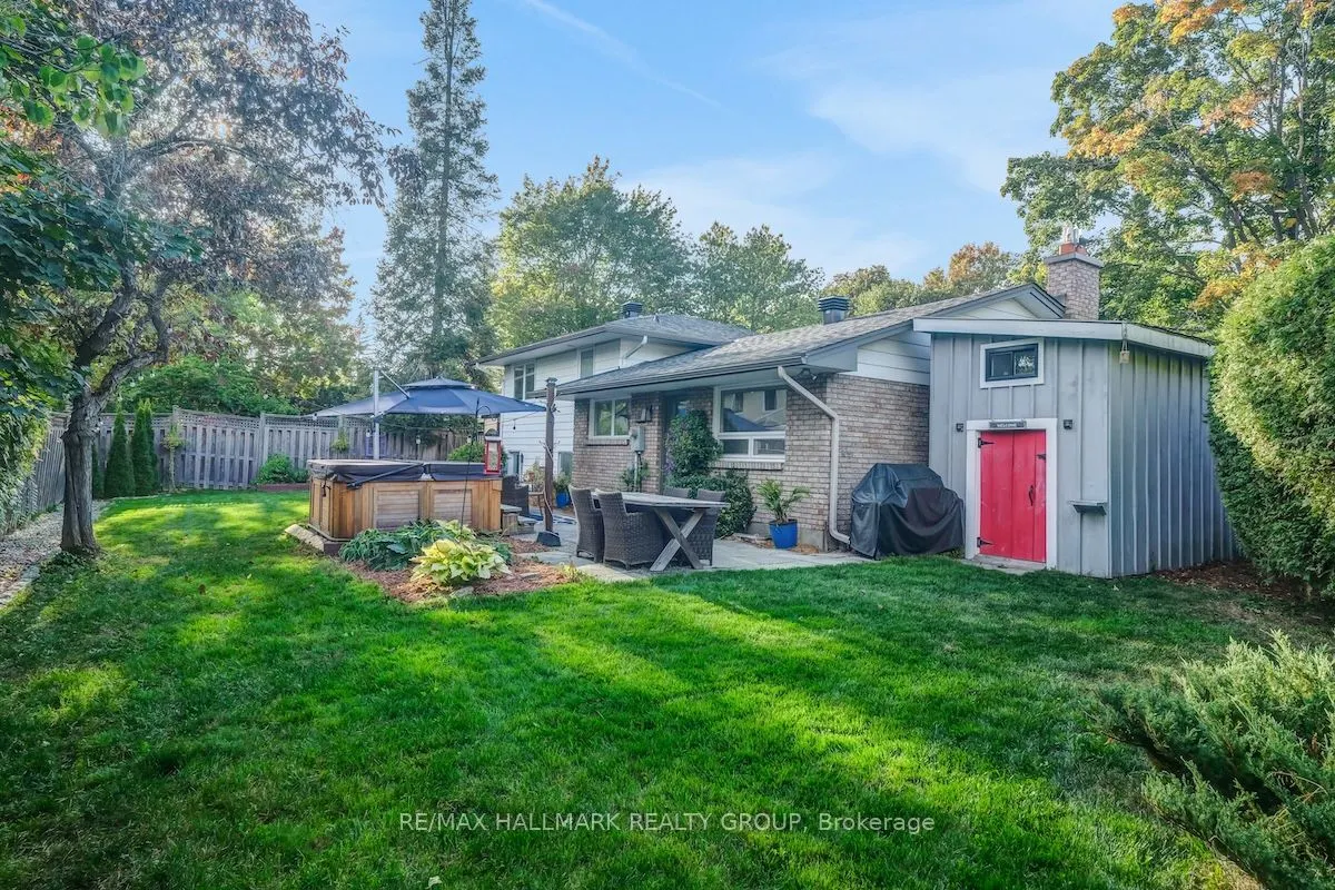 599 Duff Crescent