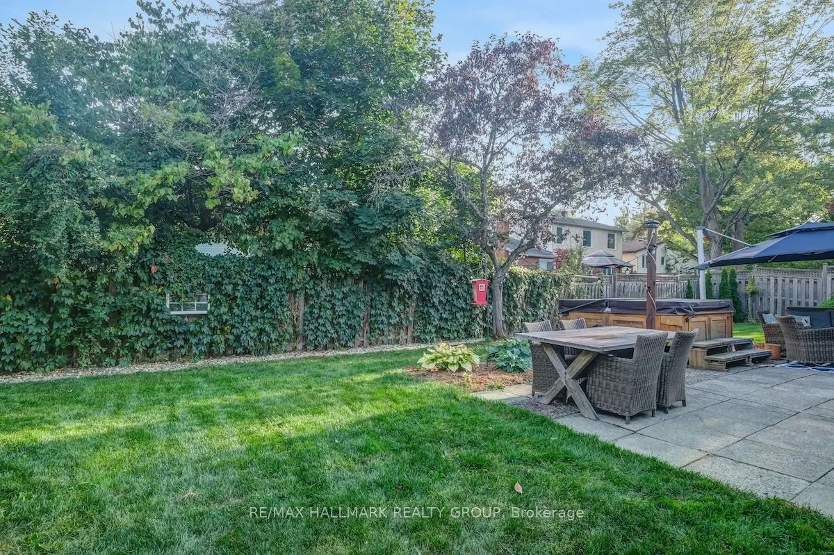599 Duff Crescent