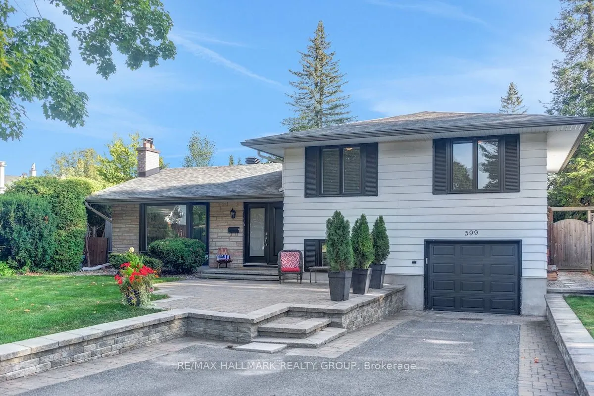 599 Duff Crescent