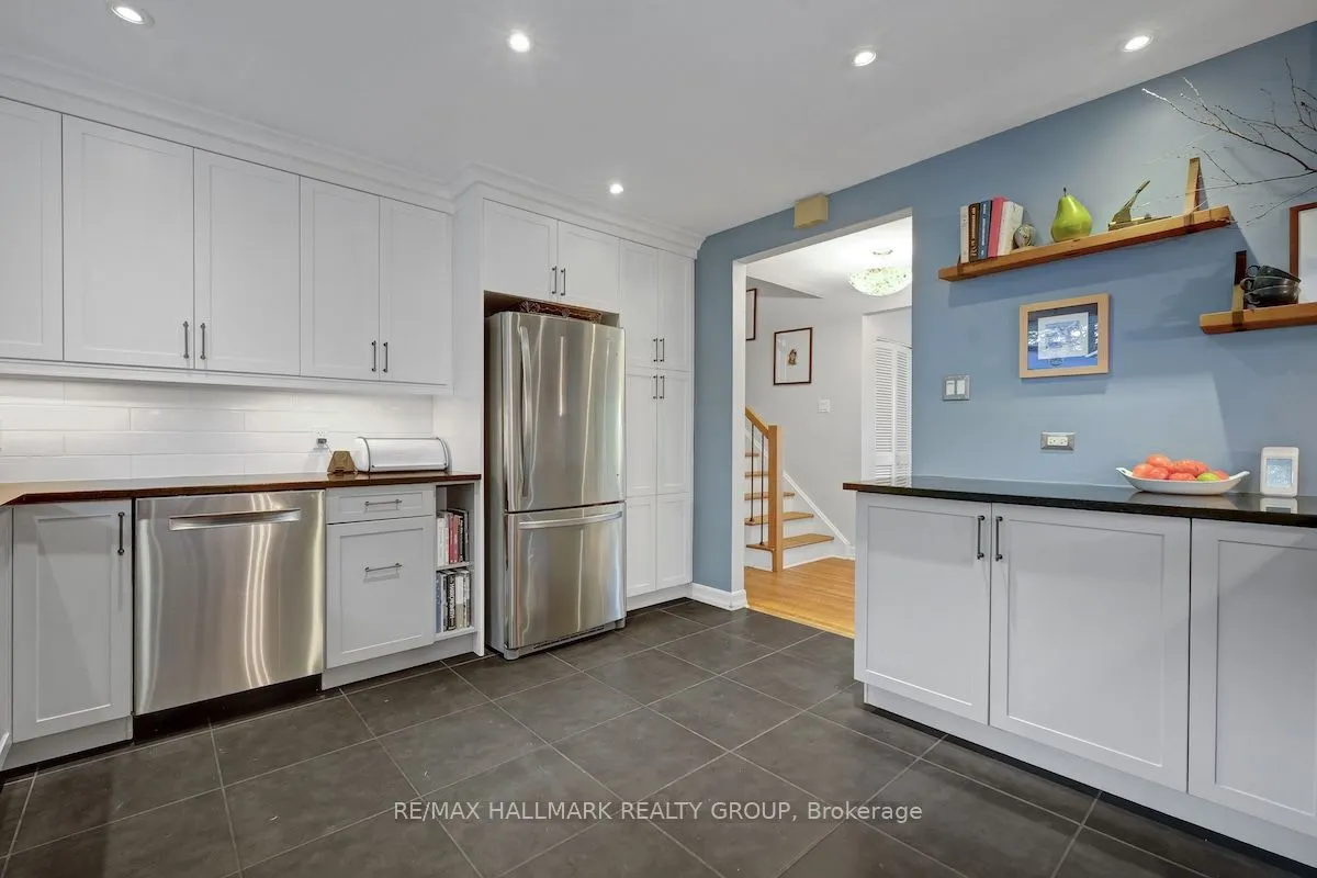 599 Duff Crescent