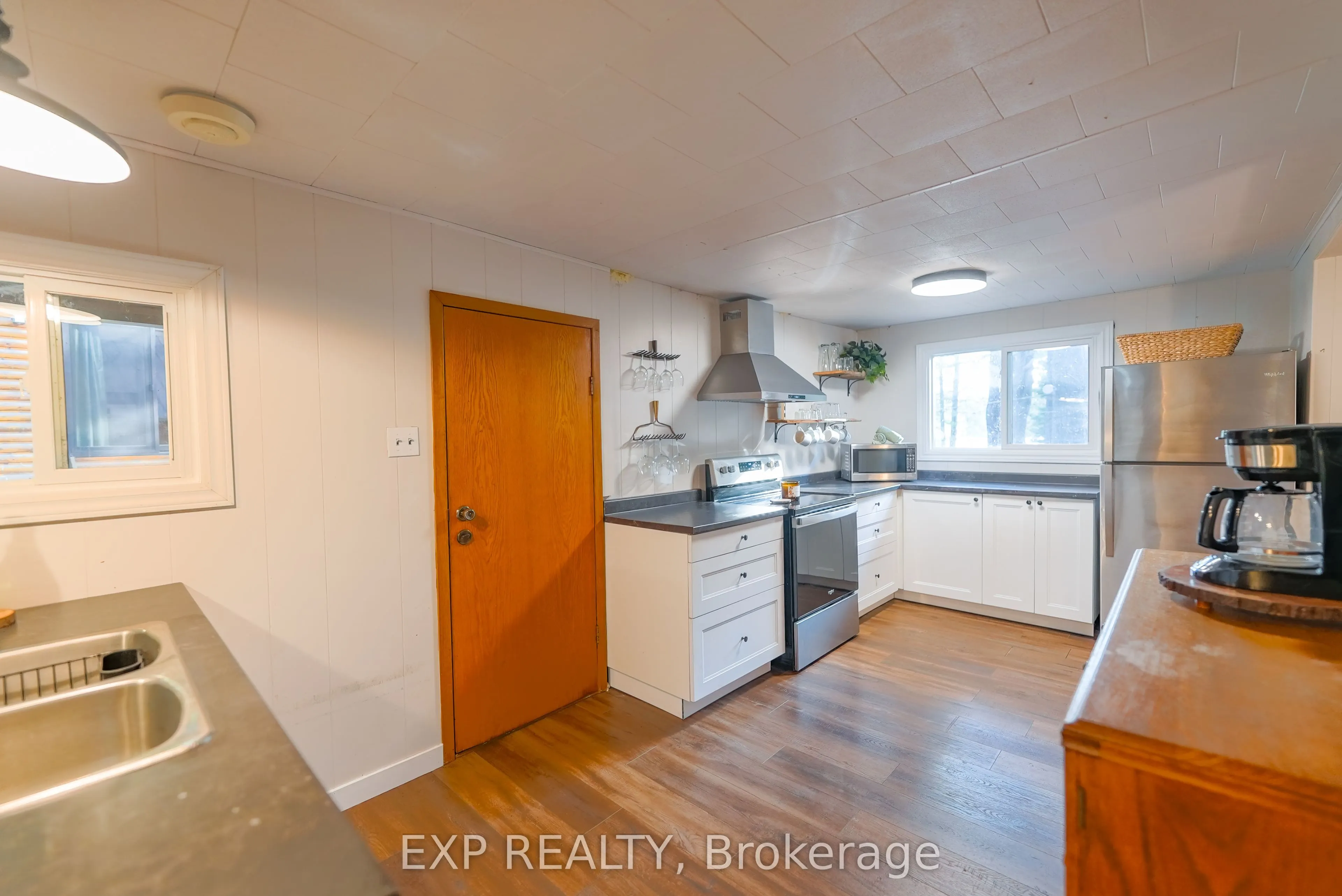 1301 Dombroskie Road