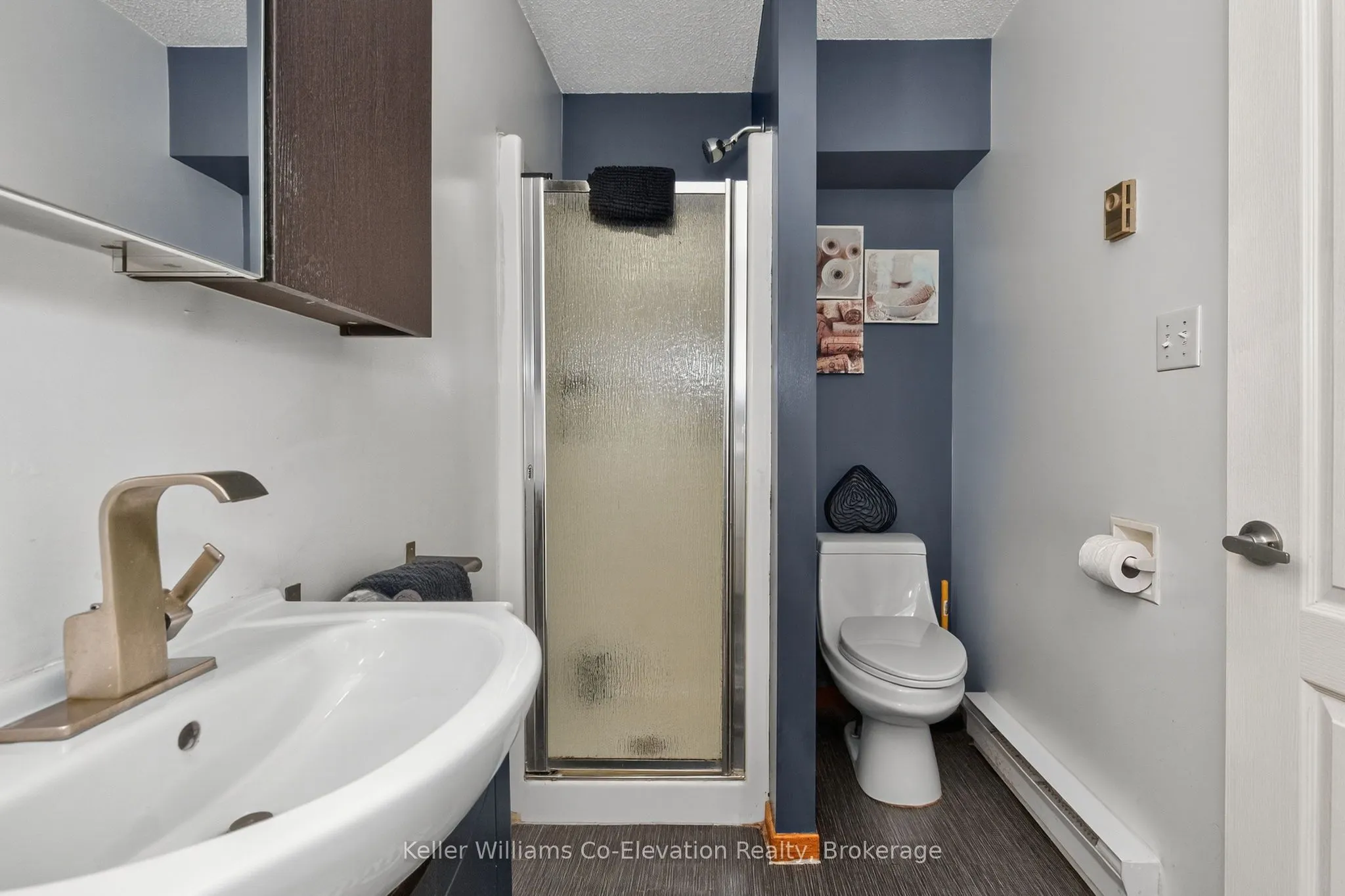 407047 Grey 4 Road