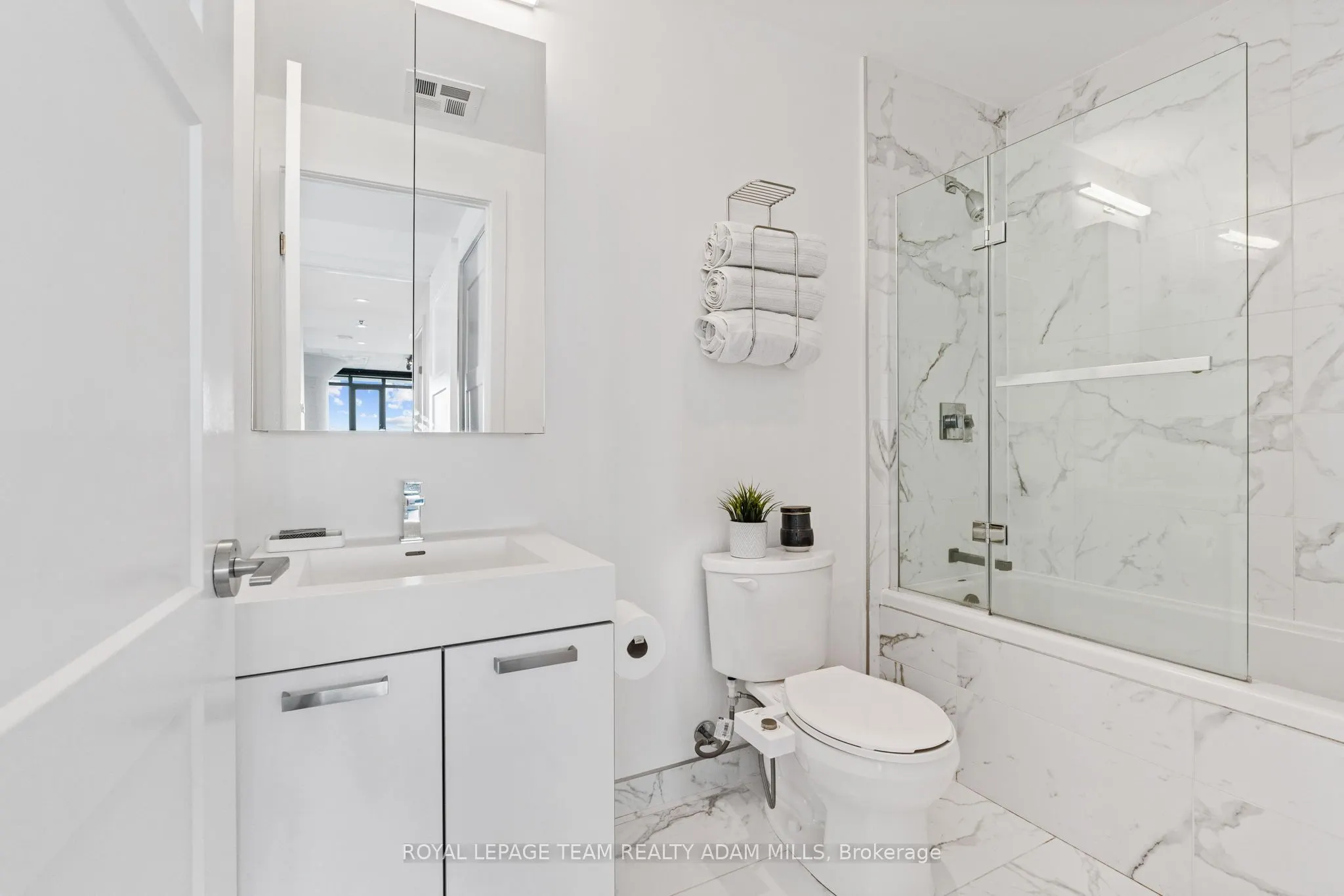 203 CATHERINE Street, #908