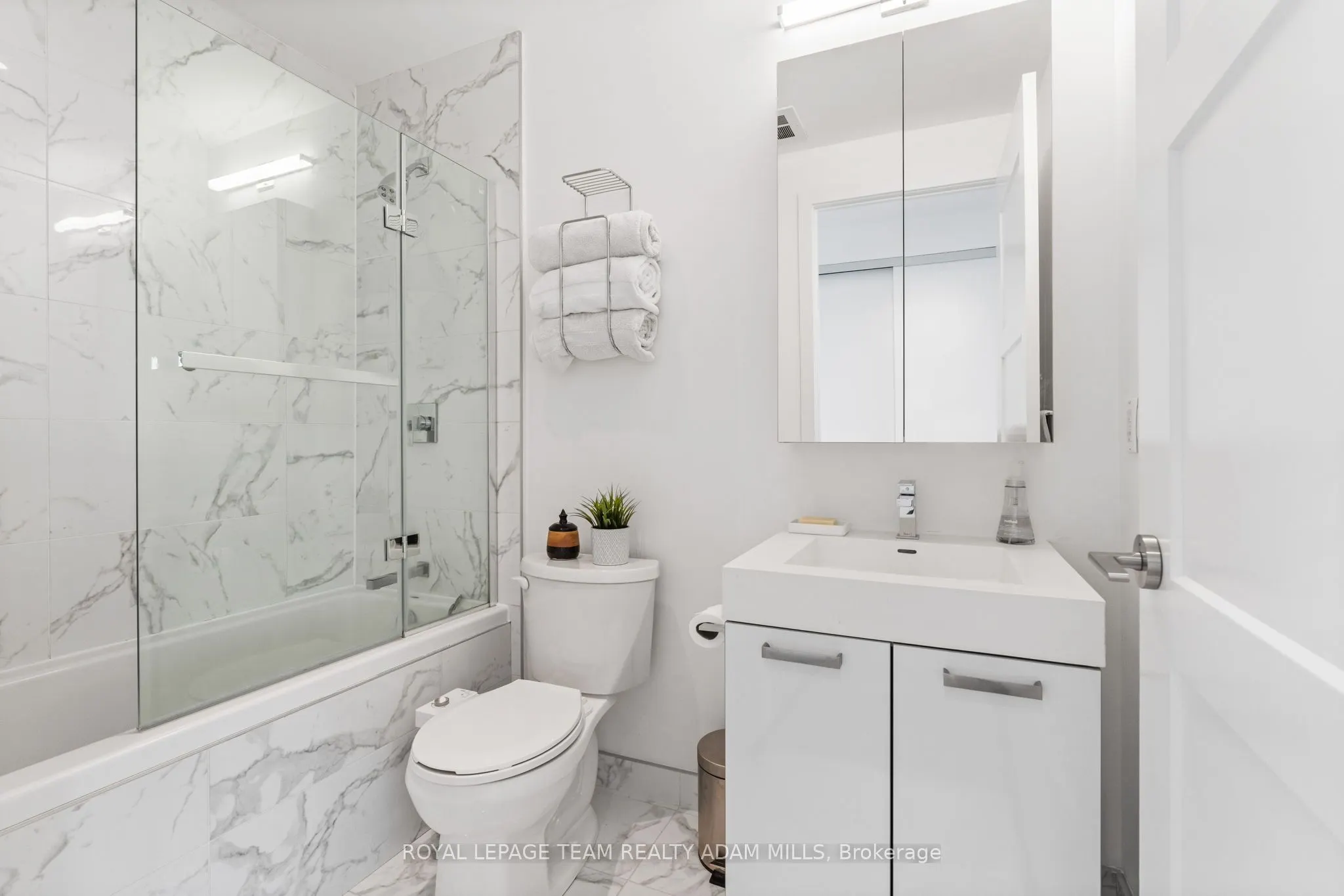 203 CATHERINE Street, #908