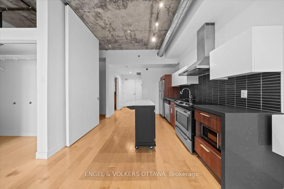 340 McLeod Street, #940