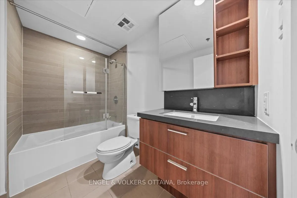 340 McLeod Street, #940