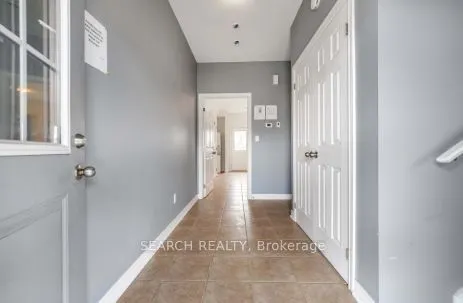 9 Chestnut Street E, #Upper