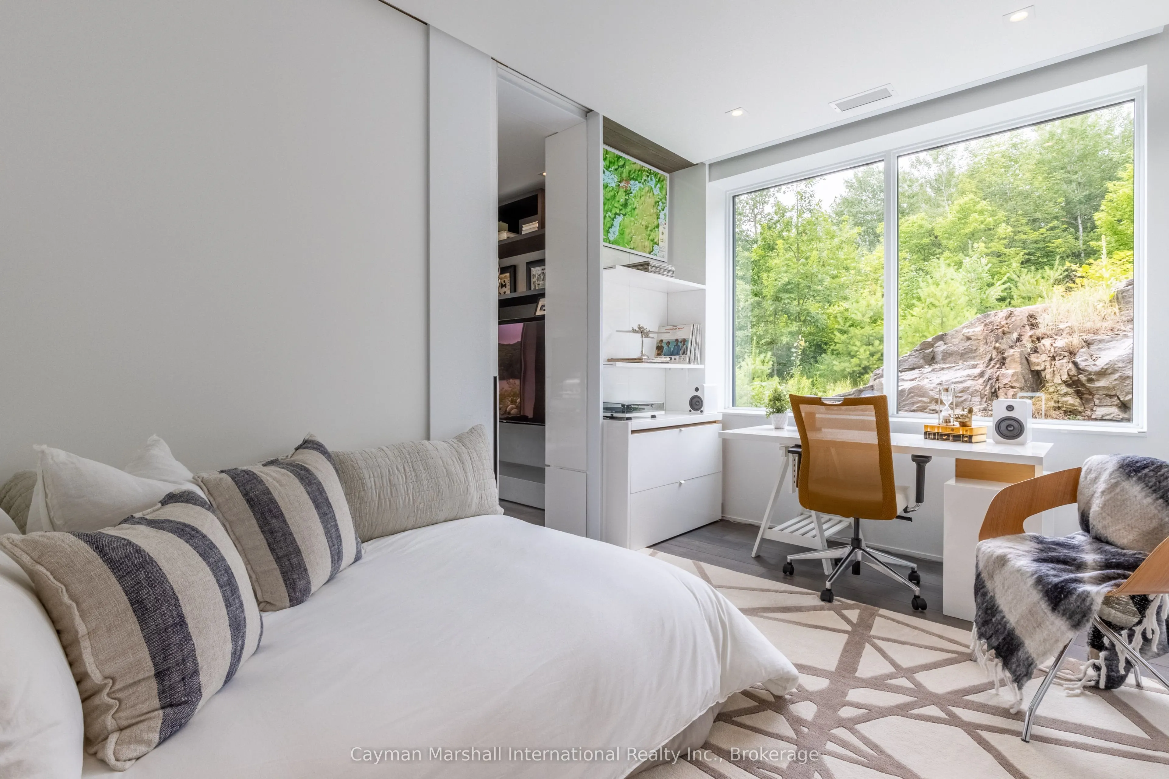 727 Grandview Drive, #101