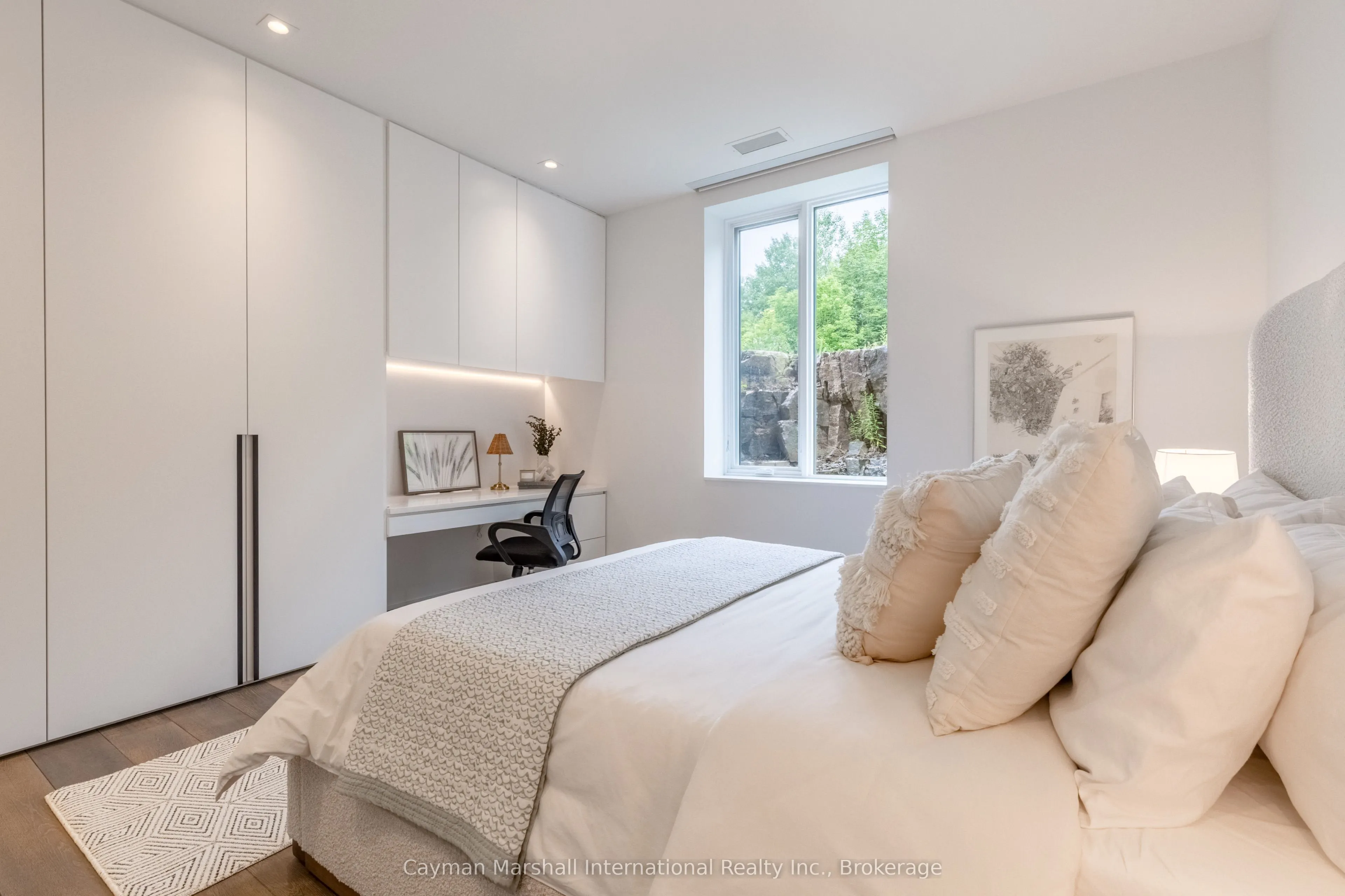 727 Grandview Drive, #101