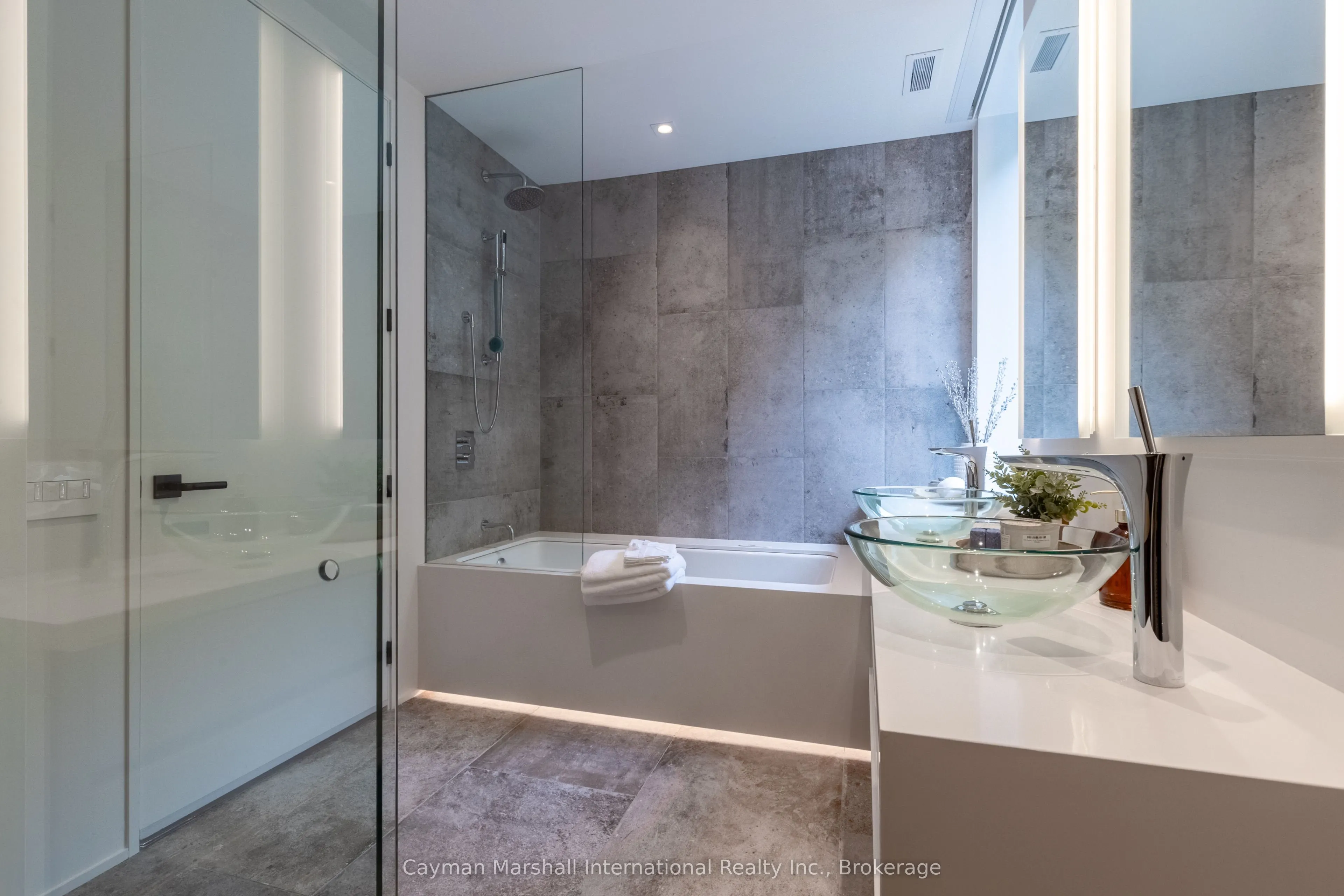 727 Grandview Drive, #101