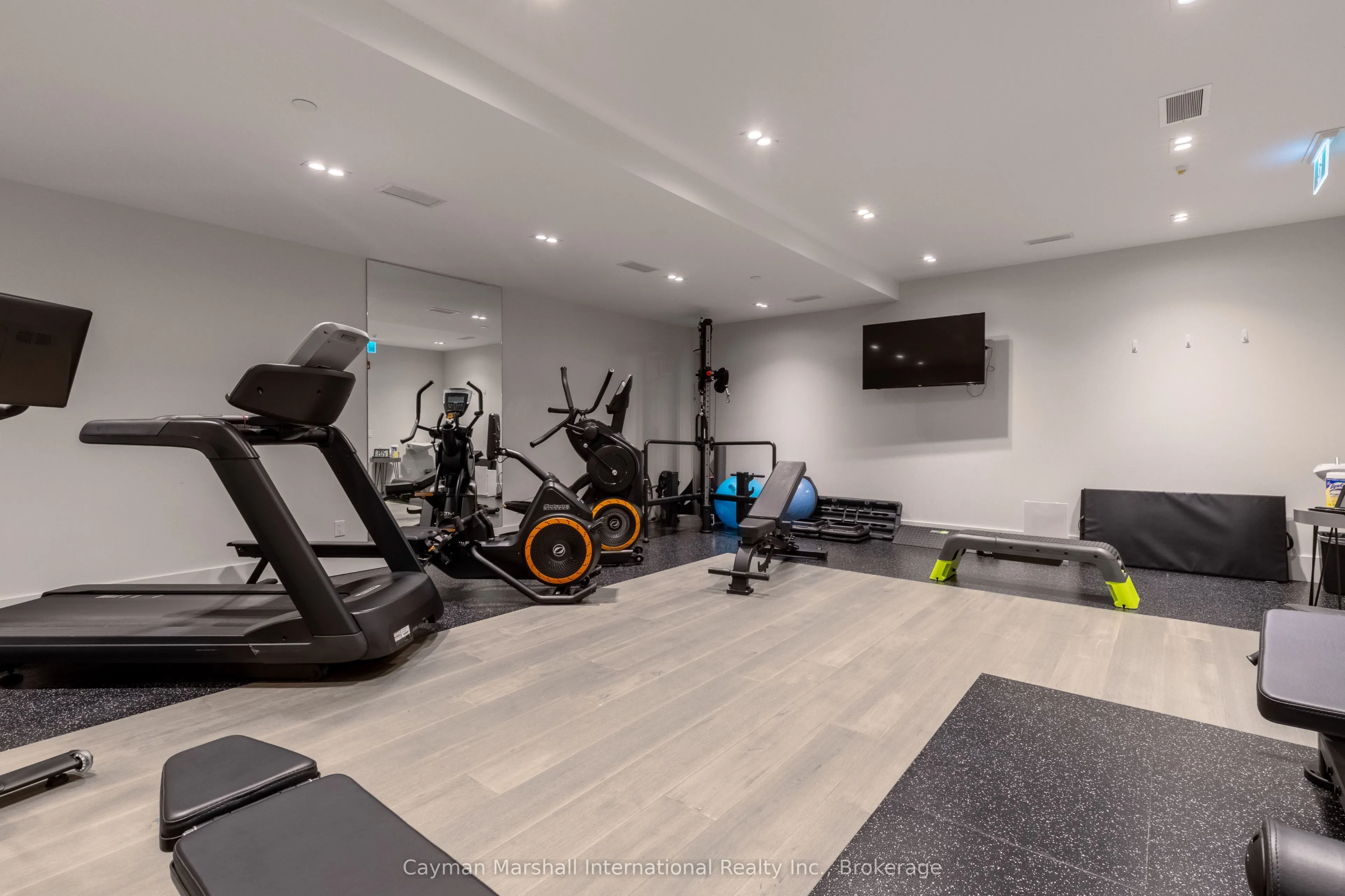 727 Grandview Drive, #101