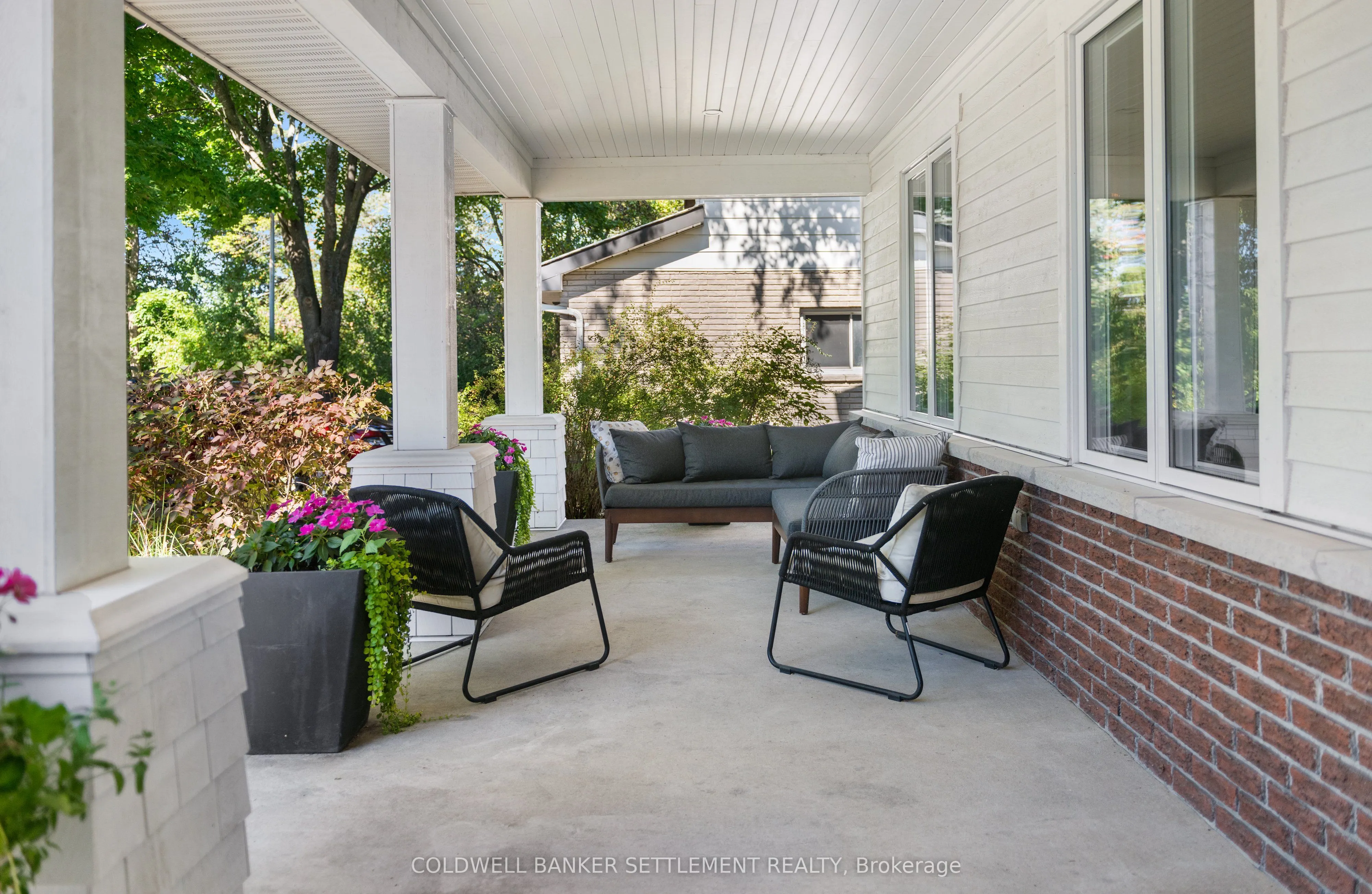 11 Scott Crescent