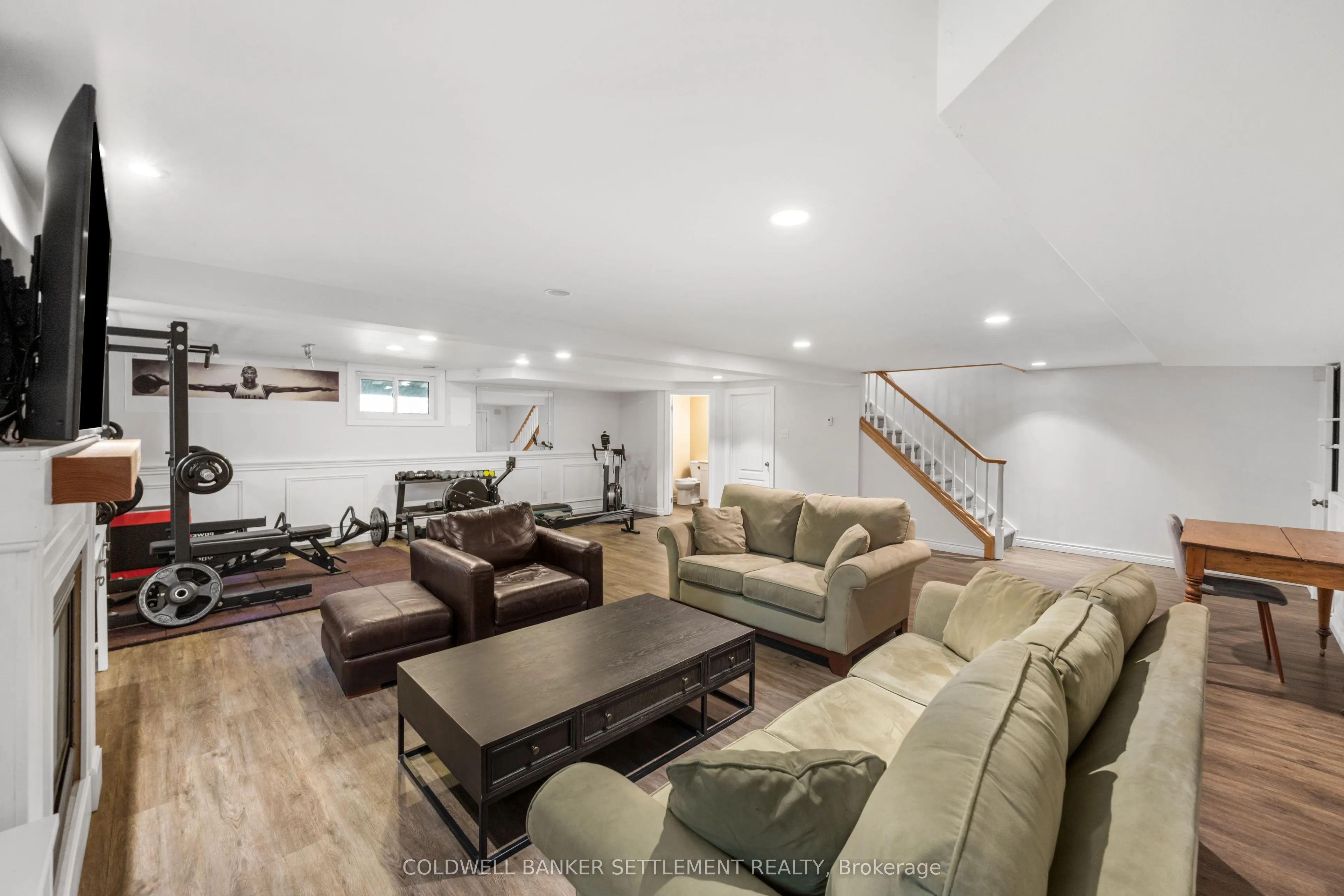 11 Scott Crescent