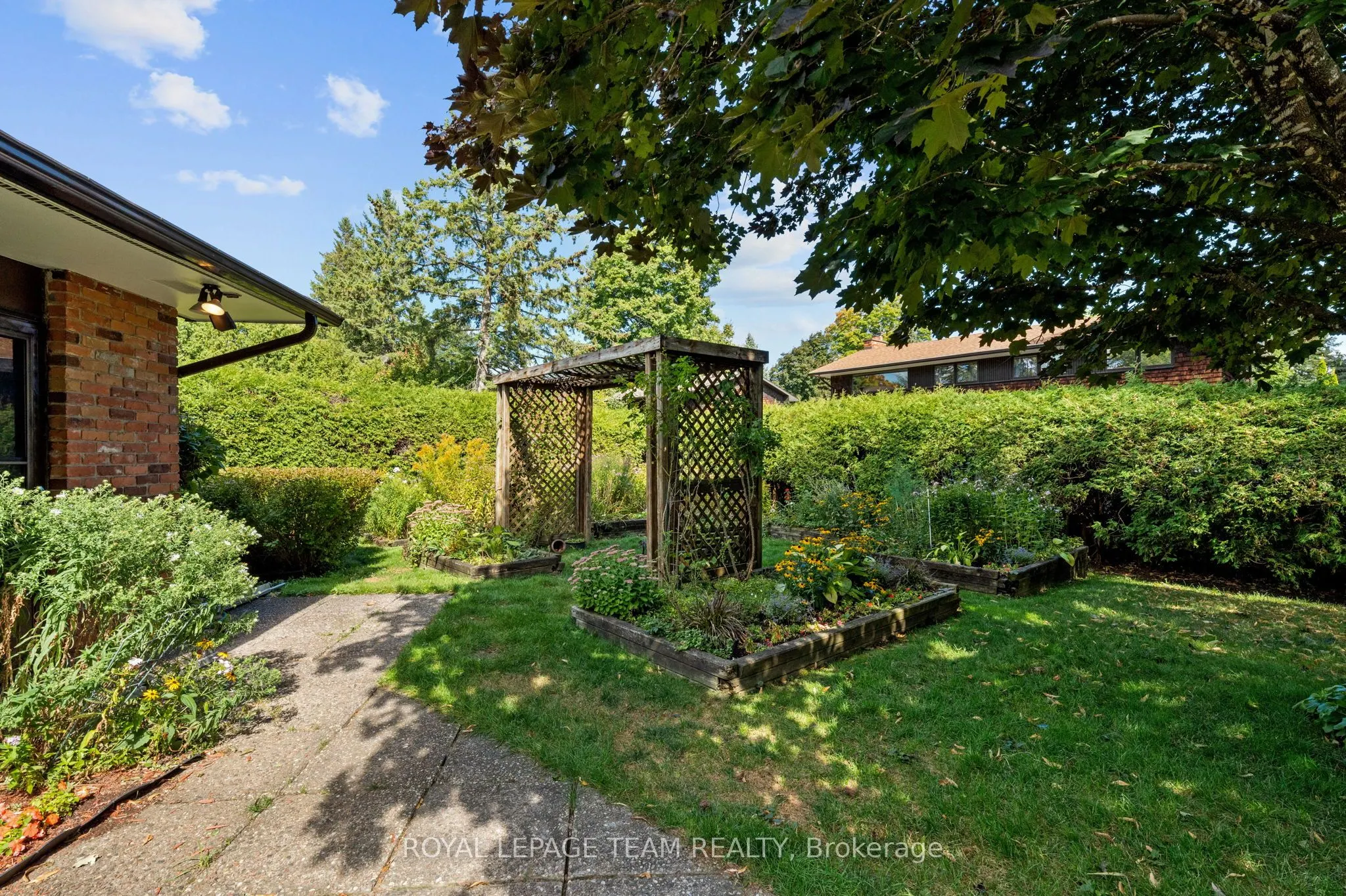 22 Pellan Crescent