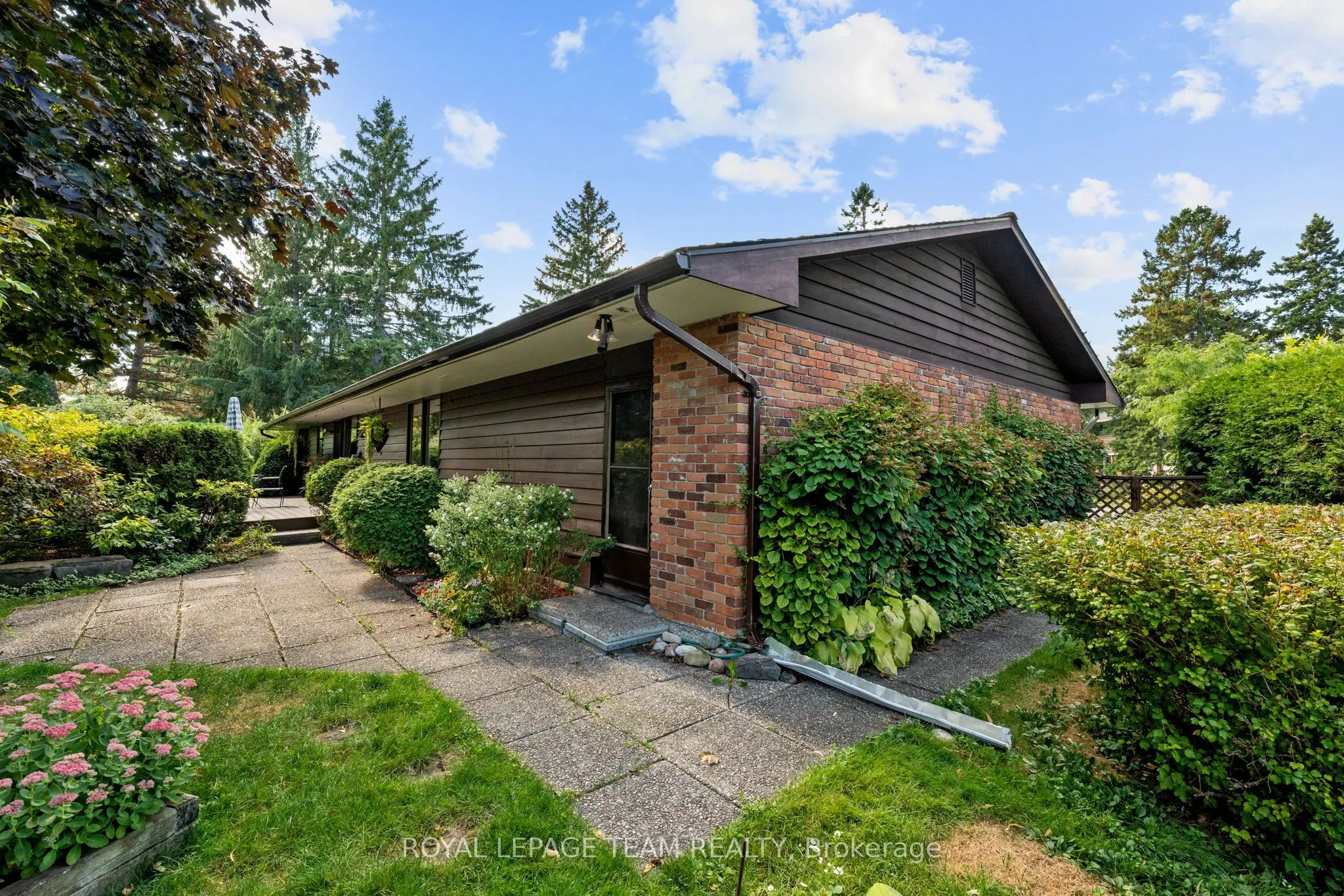 22 Pellan Crescent
