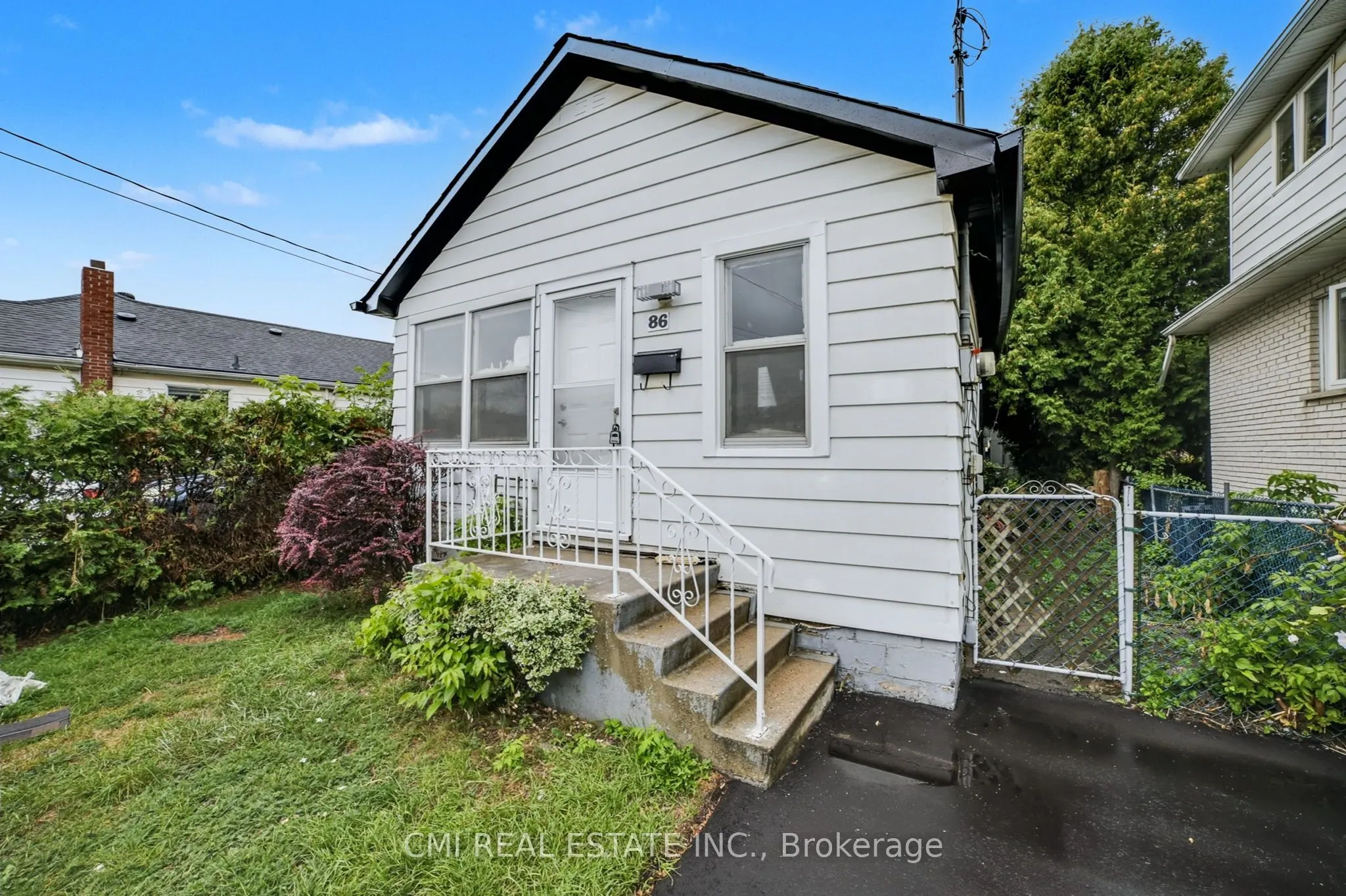 86 Adair Avenue S