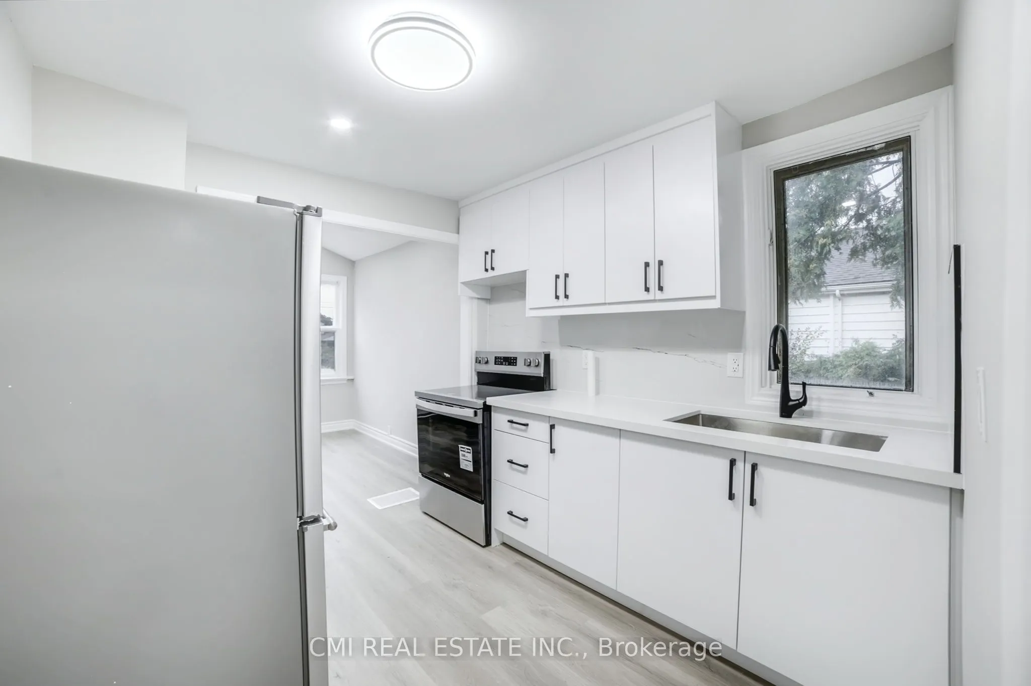 86 Adair Avenue S