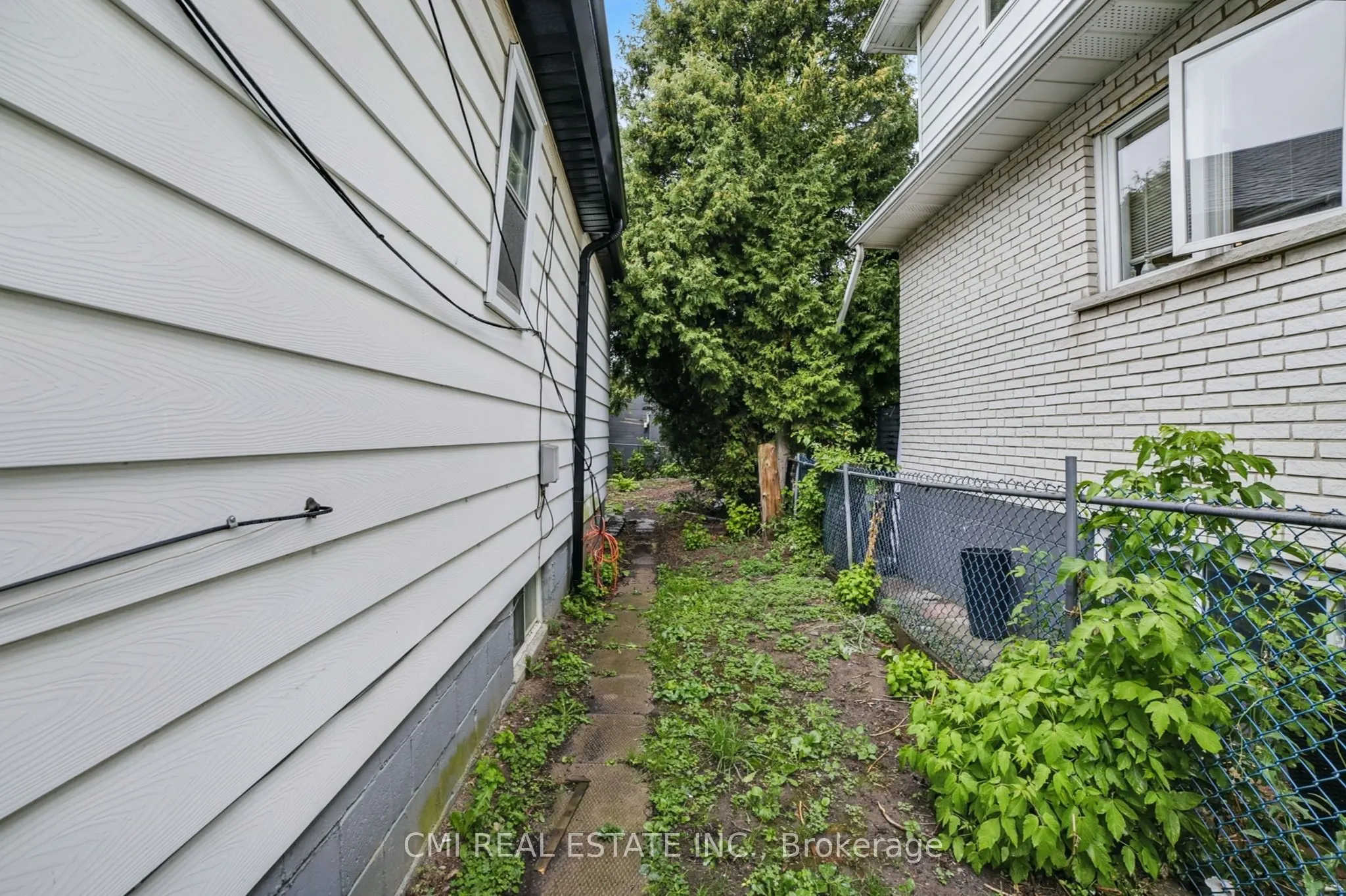 86 Adair Avenue S