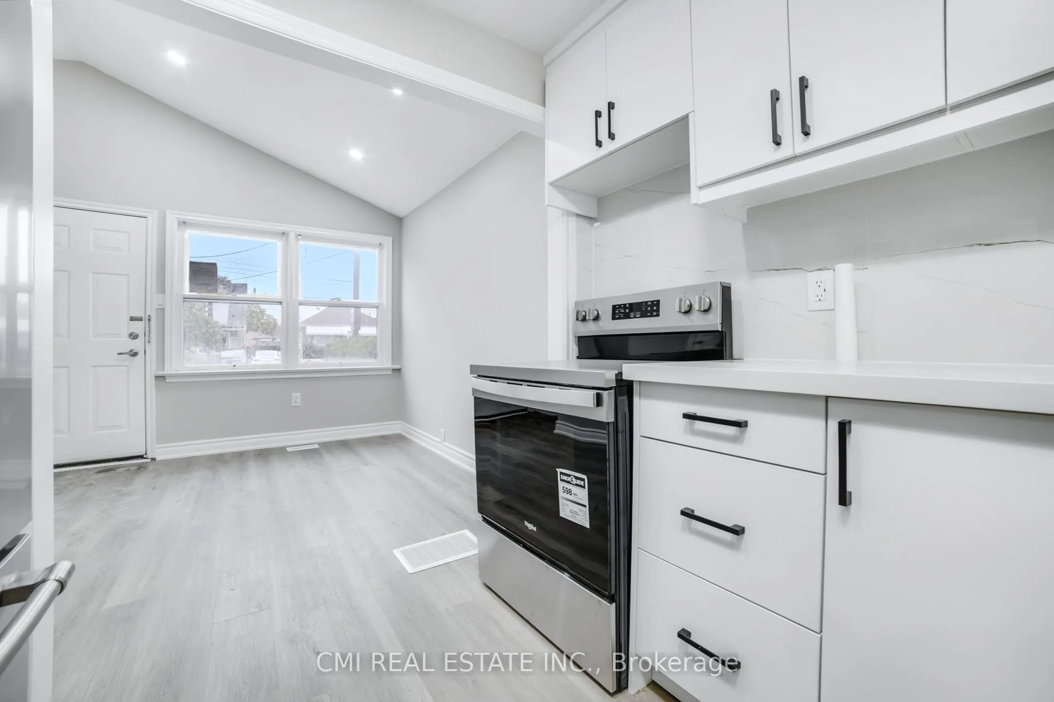 86 Adair Avenue S